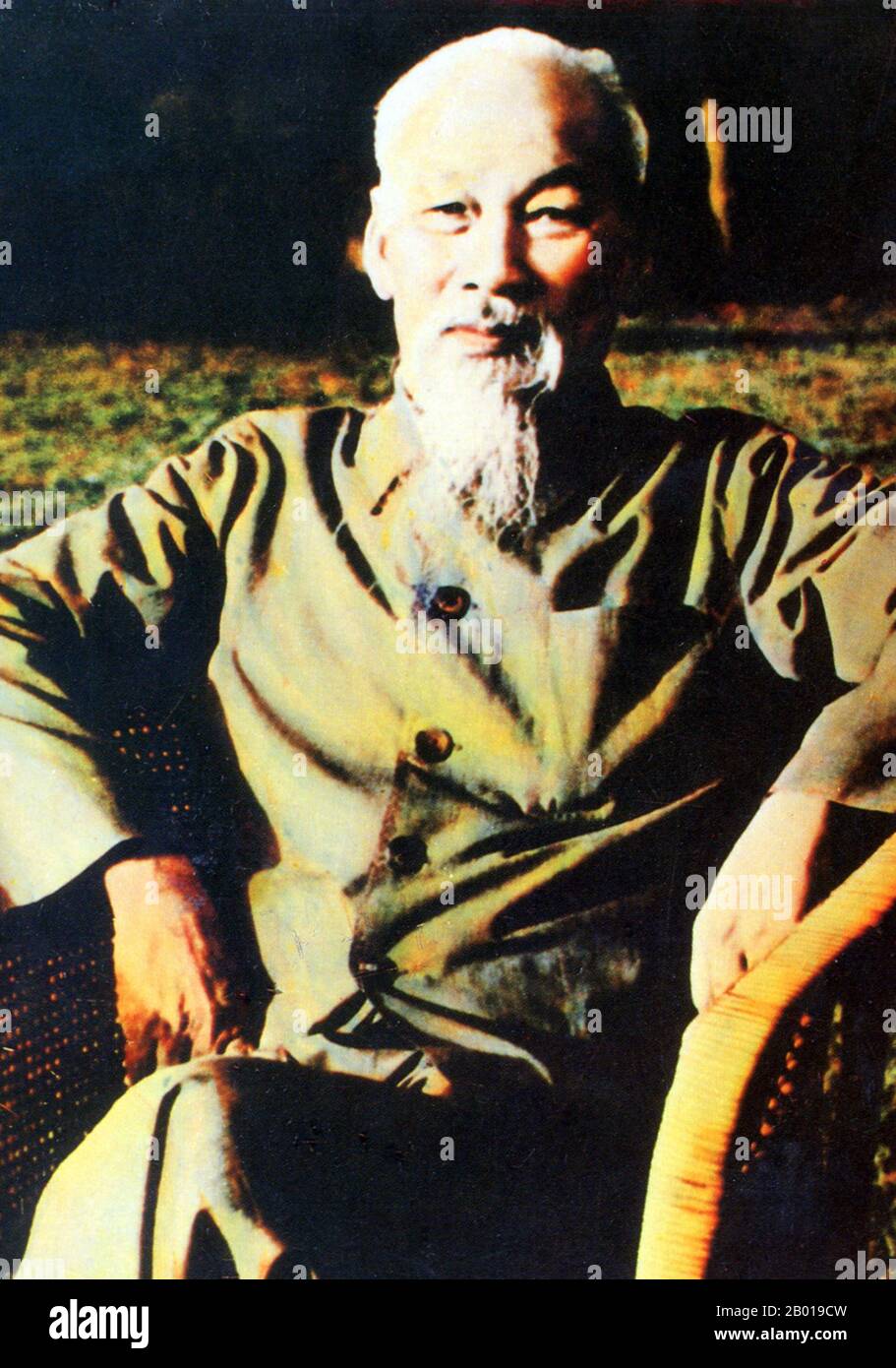 Vietnam: Präsident Ho Chi Minh (19. Mai 1890 - 3. September 1969) im Präsidentenpalast, Hanoi, c.. 1969. Hồ Chí Minh, geboren als Nguyễn Sinh Cung und auch bekannt als Nguyễn Ái Quốc, war ein vietnamesischer revolutionärer Führer, der Premierminister (1946-1955) und Präsident (1945-1969) der Demokratischen Republik Vietnam (Nordvietnam) war. Er gründete die Demokratische Republik Vietnam und leitete die Viet Cong während des Vietnamkrieges bis zu seinem Tod. Stockfoto