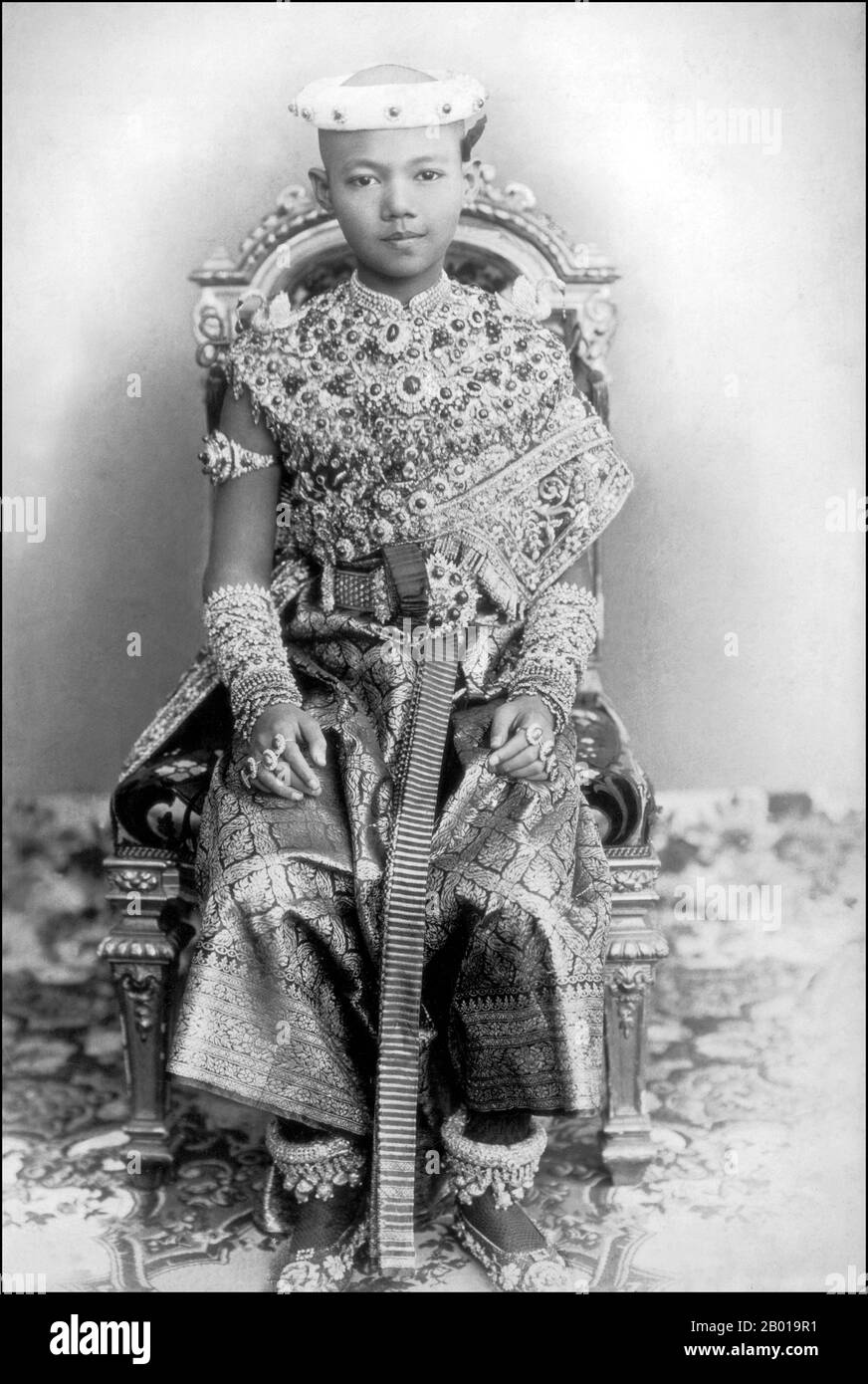 Thailand: König Ananda Mahidol (20. September 1925 – 9. Juni 1946) als Kind, 1930. Ananda Mahidol, auch bekannt als Rama VIII., war der achte Monarch Thailands unter dem Haus Chakri. Im März 1935 wurde er von der Nationalversammlung als König anerkannt. Er war ein neunjähriger Junge, der zu dieser Zeit in der Schweiz lebte. Im Dezember 1945 kehrte er nach Thailand zurück, starb aber 1946 unter geheimnisvollen Umständen. Stockfoto