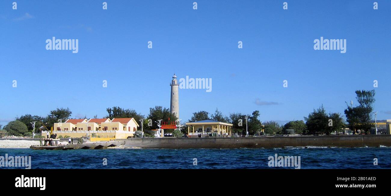 Vietnam: Đảo Song Tử Tây oder Southwest Cay auf den Spratly-Inseln, von China Nanzi Dao genannt. Foto der Regierung von Vietnam (CC BY-SA 3,0 Lizenz). Die Spratly-Inseln sind eine Gruppe von mehr als 750 Riffen, Iislets, Atollen, Kays und Inseln im Südchinesischen Meer. Der Archipel liegt vor den Küsten der Philippinen und Malaysias (Sabah), etwa ein Drittel des Weges nach Südvietnam. Sie umfassen weniger als vier Quadratkilometer Landfläche, die sich auf mehr als 425.000 Quadratkilometer Meer erstreckt. Stockfoto