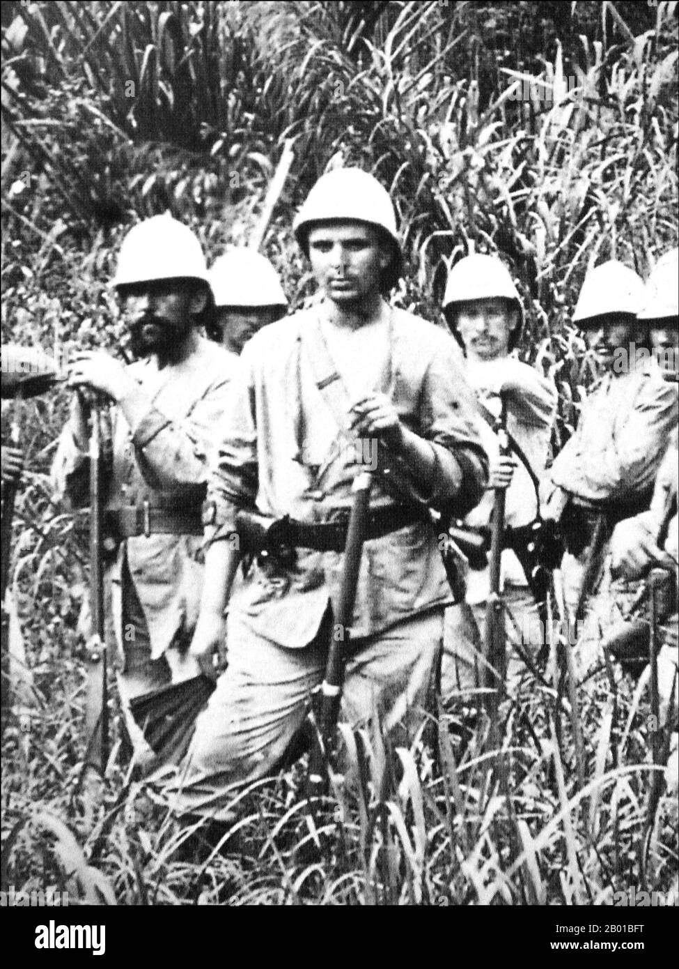 Vietnam: Tonkin-Kampagne - französische Kolonialsoldaten in Tonkin. Foto von Corneille Gustave Ernest Trumelet-Faber (1852-1916), c. 1890. Die Tonkin-Kampagne (französisch: Campagne du Tonkin) war ein bewaffneter Konflikt, der zwischen Juni 1883 und April 1886 von den Franzosen gegen die Vietnamesen, Liu Yongfu's Black Flag Army und die chinesischen Guangxi- und Yunnan-Armeen geführt wurde, um Tonkin (Nordvietnam) zu besetzen und dort ein französisches Protektorat zu verankern. Stockfoto