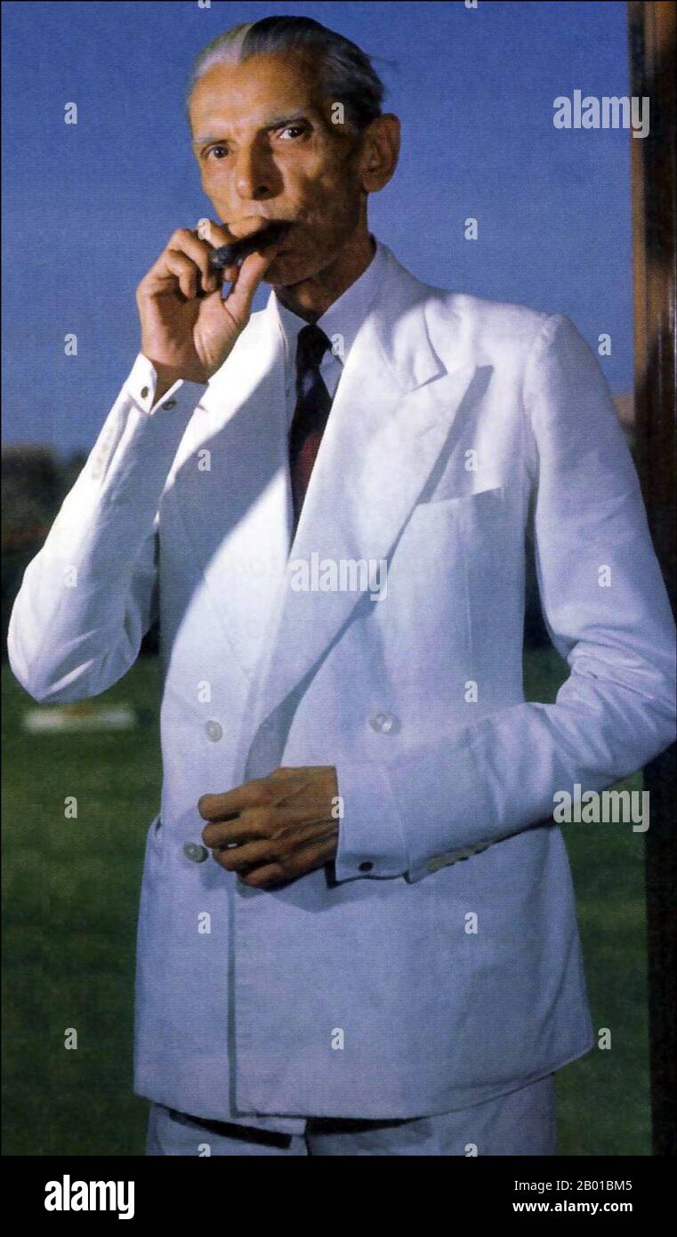 Pakistan: Muhammad Ali Jinnah (25. Dezember 1876 - 11. September 1948), Rechtsanwalt, Politiker, Staatsmann und Gründer Pakistans aus dem 20.. Jahrhundert. Foto, c. 1940s. Jinnah, im Volksmund und offiziell in Pakistan als Quaid-e-Azam (großer Führer) und Baba-e-Qaum (Vater der Nation) bekannt, diente von 1913 bis zur Unabhängigkeit Pakistans am 14. August 1947 als Führer der All-India Muslim League und vom 15. August 1947 bis zu seinem Tod am 11. September 1948 als erster Generalgouverneur Pakistans. Jinnah wurde im indischen Nationalkongress bekannt und legte zunächst Ideen für die Hindu-muslimische Einheit dar. Stockfoto