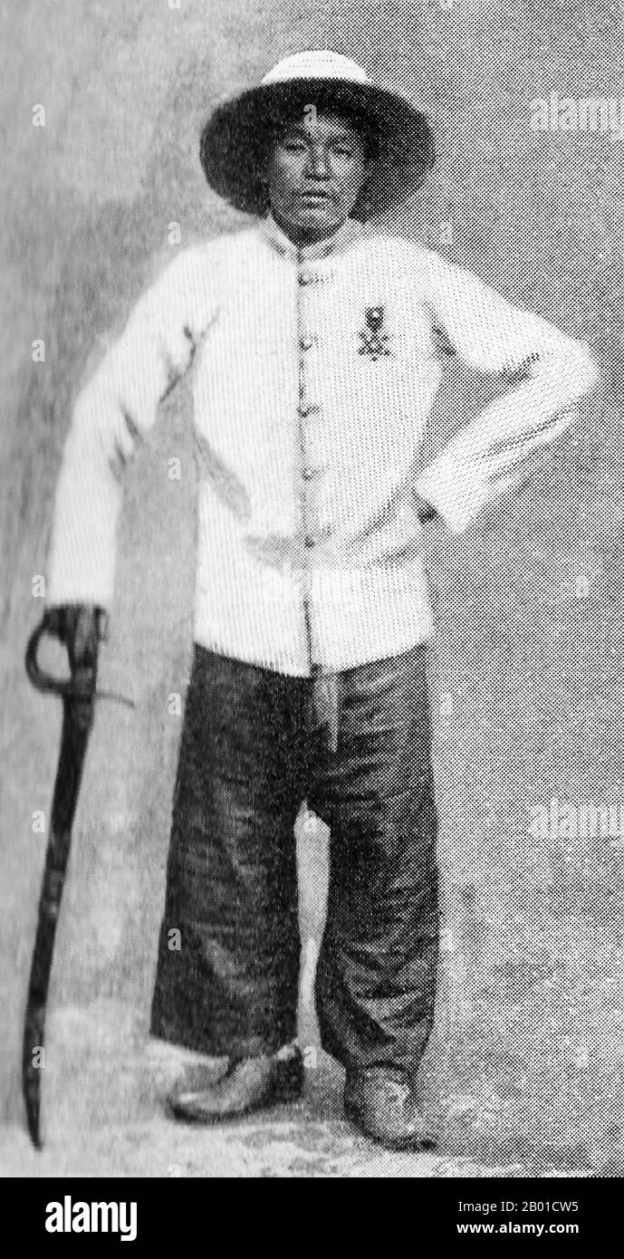 Vietnam: De Tham (1858-1913), vietnamesischer Patriot und Antikolonialist. Portrait aus L'Illustration, 10. Januar 1903. Đề Thám, geboren Đoàn Văn Nghĩa und auch Hoàng Hoa Thám oder Kommandant Thám genannt, war ein vietnamesischer Widerstandskämpfer und Feind des französischen Kolonialismus während der ersten zwei Jahrzehnte der französischen Herrschaft in Indochina. Als feudalherr aus Yên Thế führte er den Aufstand von Yên Thế an, der dreißig Jahre lang das französische Protektorat in Tonkin bekämpfte, französische Eisenbahnnetze angriff, Züge ergattete und sogar französische Beamte für Lösegeld einfing. Schließlich wurde er von einem französischen Agenten ermordet. Stockfoto