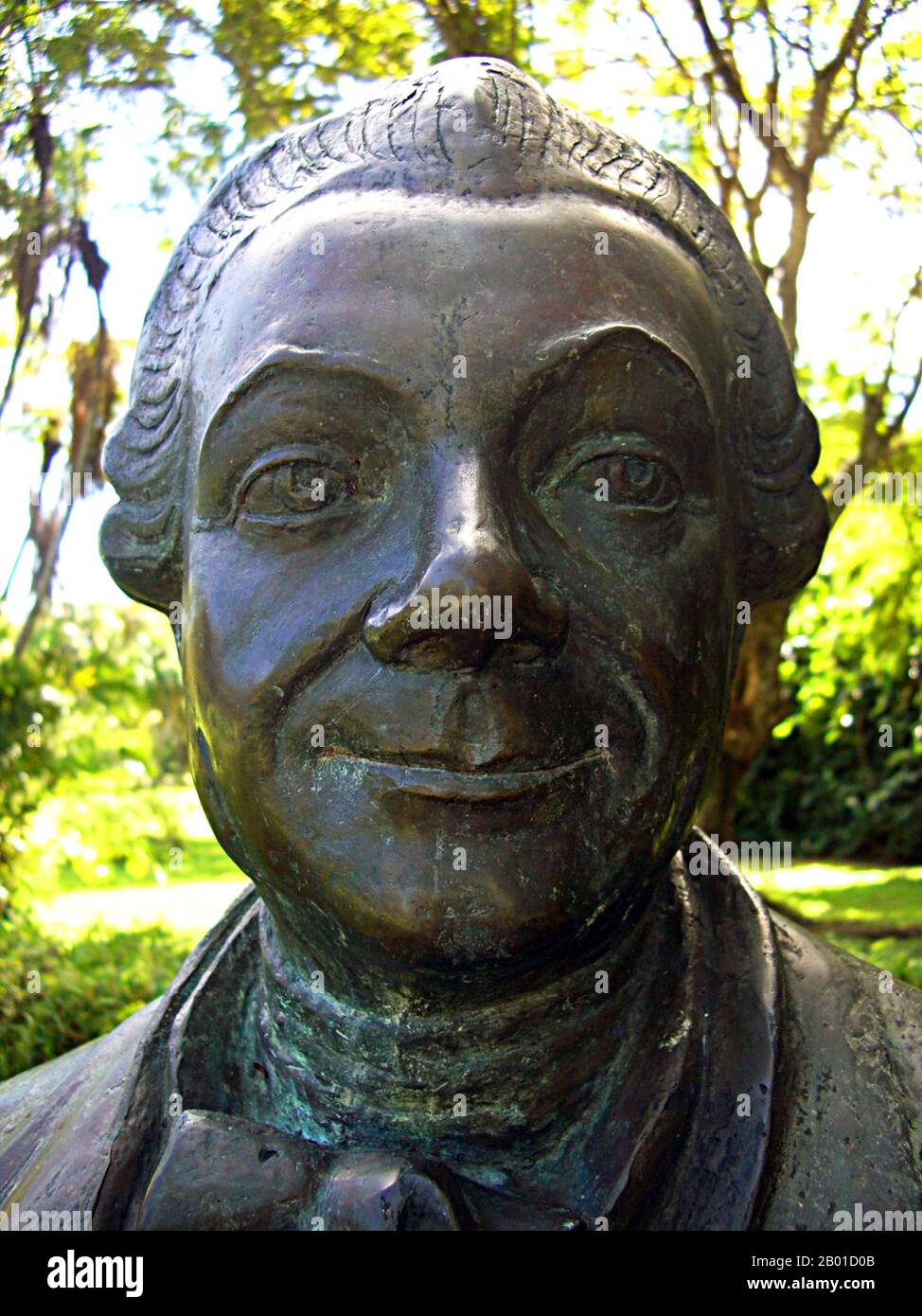 Mauritius/Frankreich: Büste des französischen Naturforschers Pierre Poivre (23. August 1719 - 6. Januar 1786) im Botanischen Garten von Sir Seewoosagur Ramgoolam, Pamplemousses, Mauritius. Foto von Anne97432 (CC BY-SA 3,0 Lizenz). Pierre Poivre war ein französischer Gärtner, geboren in Lyon; Missionar in China und Cochinchina, Intendant der Inseln Mauritius und Bourbon und Träger des Cordon von St. Michel. Poivre war ein Onkel des berühmten französischen Naturforschers Pierre Sonnerat (1748-1814). Anfang 20s war er Missionar in fernöstlichen Orten wie Cochinchina, Guangzhou und Macau. Stockfoto