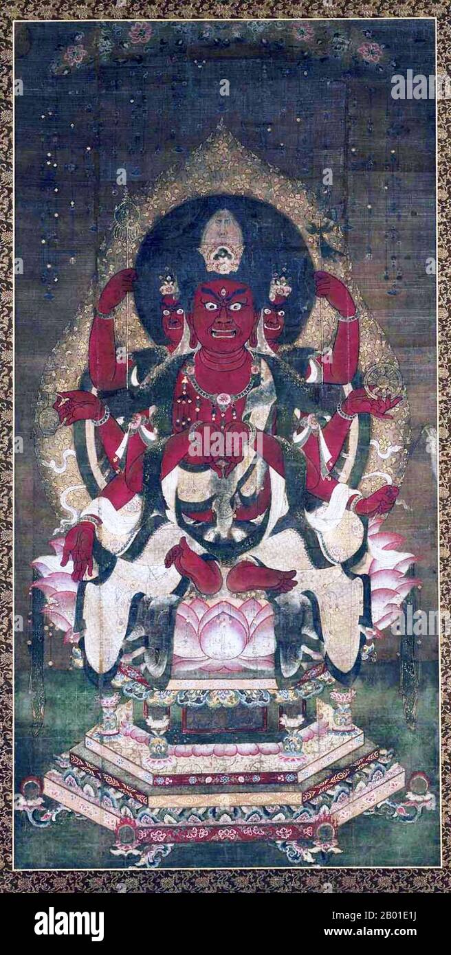Japan: Bato Kannon, der pferdköpfige Bodhisattva des Mitgefühls. Hängende Schriftrolle, Seidengemälde, Kyoto, 12. Jahrhundert. Hayagriva (auch Hayagreeva; Sanskrit: Hayagrīva) ist eine pferdköpfige Gottheit, die sowohl im Hinduismus als auch im Buddhismus auftritt und in Japan als Bato Kannon bekannt ist. Im Hinduismus gilt Hayagriva auch als Avatar von Vishnu. Er wird als Gott des Wissens und der Weisheit verehrt, mit einem menschlichen Körper und einem Pferdekopf, strahlend weiß in Farbe, mit weißen Kleidern und auf einem weißen Lotus. Symbolisch repräsentiert die Geschichte den Triumph des reinen Wissens, geleitet von der Hand Gottes. Stockfoto
