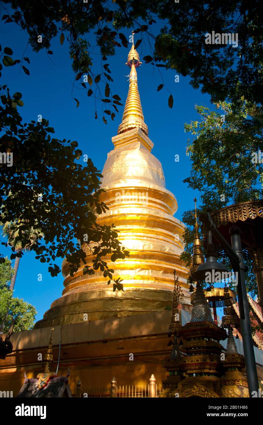Thailand: Golden Chedi, Wat Nantaram, Chiang Mai. König Mengrai gründete die Stadt Chiang Mai (was „neue Stadt“ bedeutet) im Jahr 1296 und folgte Chiang Rai als Hauptstadt des Königreichs Lanna. Chiang Mai wurde manchmal als „Chiengmai“ oder „Chiangmai“ geschrieben und ist die größte und kulturell bedeutendste Stadt im Norden Thailands. Stockfoto