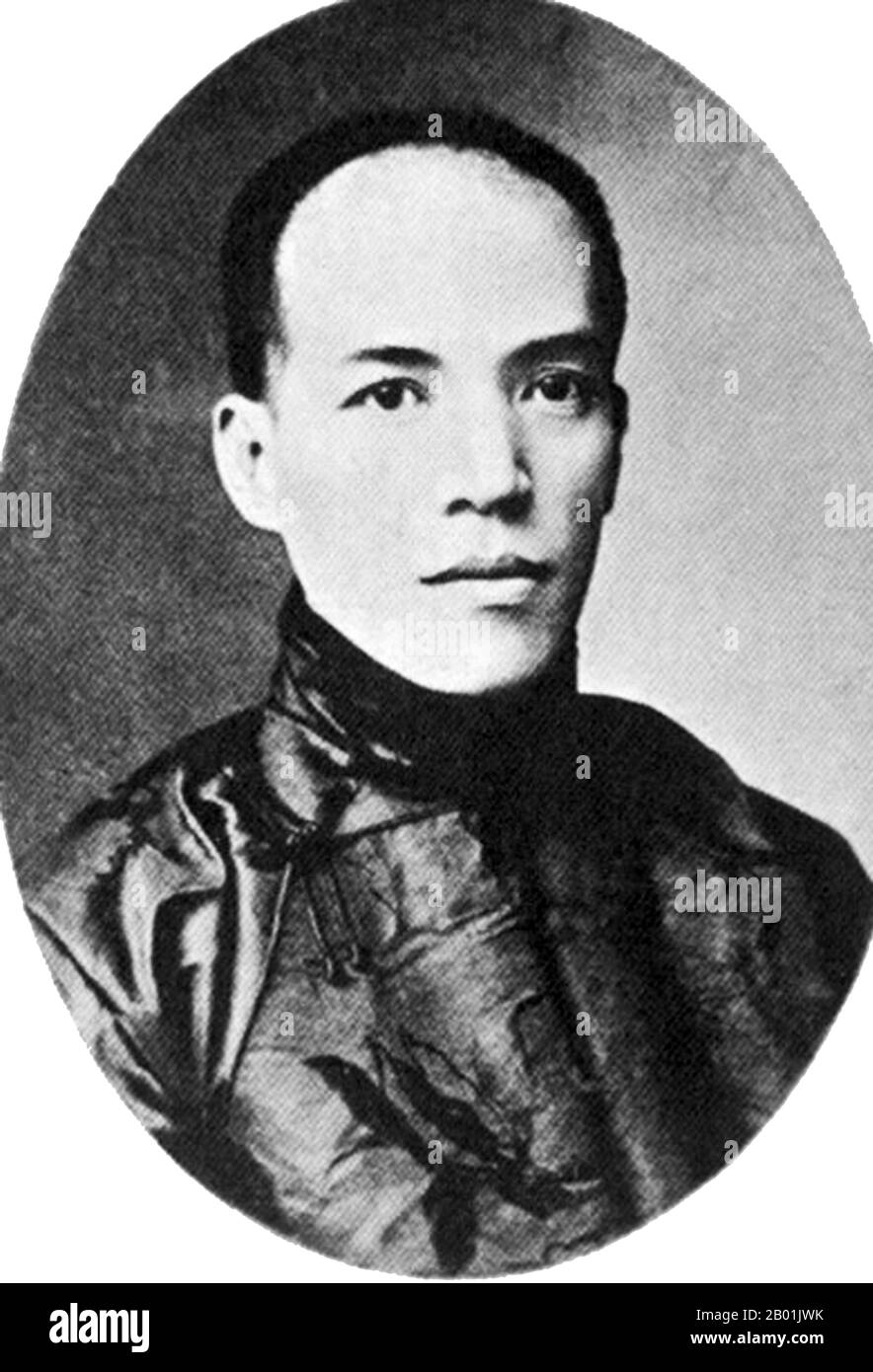 China: Liang Qichao (23. Februar 1873 - 19. Januar 1929), chinesischer Gelehrter, Journalist und Philosoph, um 1917. Liang Qichao war ein chinesischer Gelehrter, Journalist, Philosoph und Reformist während der Qing-Dynastie (1644–1911), der chinesische Gelehrte mit seinen Schriften und Reformbewegungen inspirierte. Er starb im Alter von 55 Jahren an einer Krankheit in Peking. Als Verfechter der konstitutionellen Monarchie war Liang mit der Regierungsführung der Qing-Regierung unzufrieden und wollte den Status quo in China ändern. Er organisierte Reformen mit Kang Youwei, indem er ihre Ideen auf Papier brachte und sie an Kaiser Guangxu schickte. Stockfoto