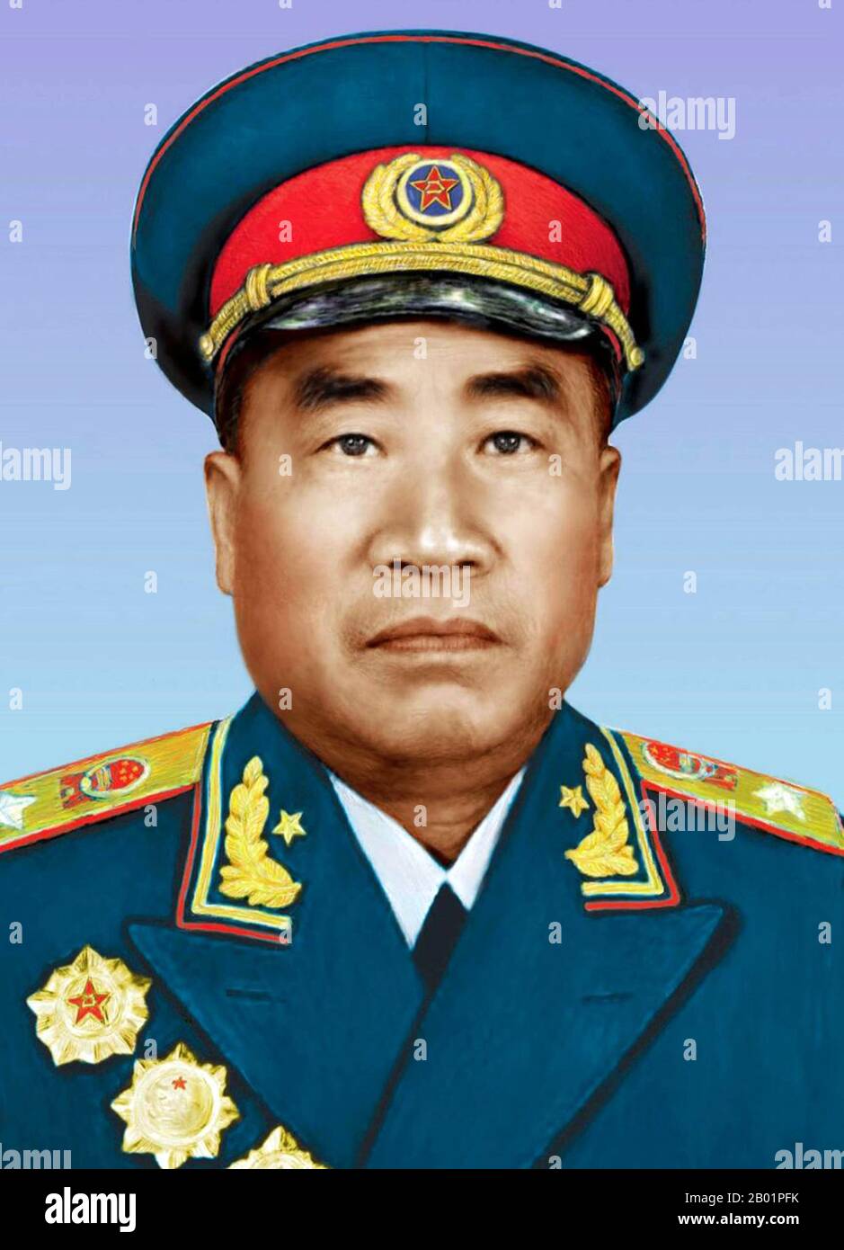 China: Zhu de (* 1. Dezember 1886 bis 6. Juli 1976) war ein chinesischer kommunistischer General und militärisches Genie, um 1955. Zhu de war ein chinesischer kommunistischer Militärführer und Staatsmann. Er gilt als Gründer der Chinesischen Roten Armee (Vorläufer der Volksbefreiungsarmee) und als Taktiker, der den Sieg der Volksrepublik China während des Chinesischen Bürgerkriegs herbeiführte. Stockfoto