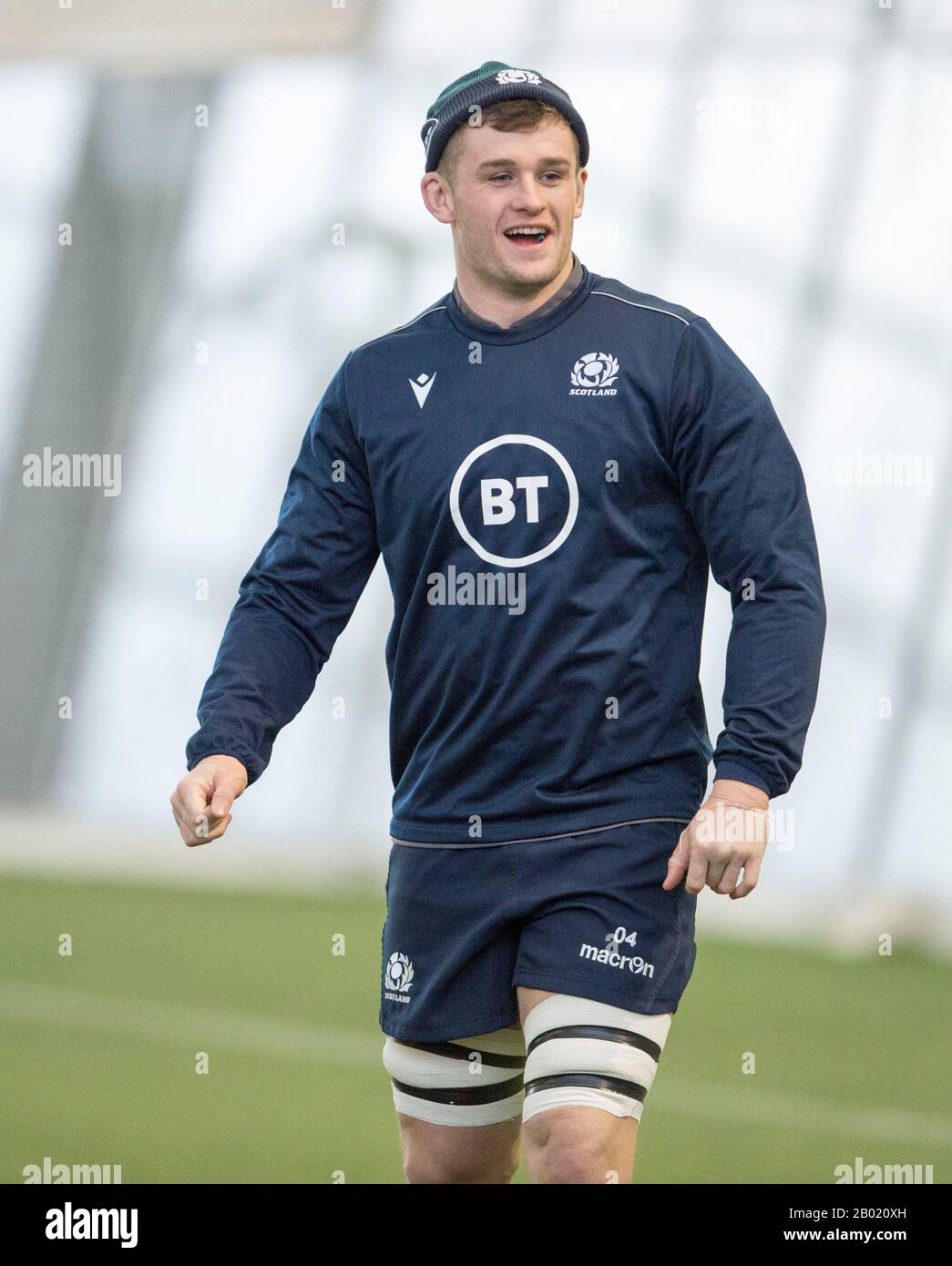 Oriam Sports Center, Riccarton Campus der Heriot-Watt University, Edinburgh: 18. Februar 2020. Schottland Rugby-Team-Training vor ihrem Guinness Six Nations Match gegen Italien in Rom. ScotlandÕs Magnus Bradbury während des Trainings im Einsatz. Kredit: Ian Rutherford/Alamy Live News Stockfoto