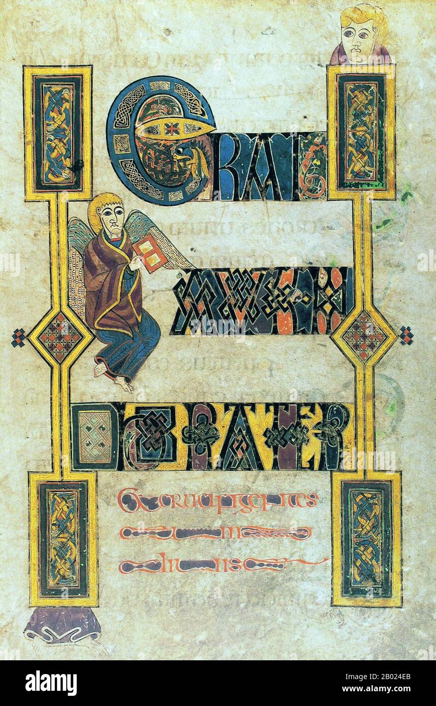 Irland/Schottland: Folio 183 R enthält den Text "Erat autem hora tertia" ("jetzt war es die dritte Stunde"). The Book of Kells, um 800 n. Chr. Das Book of Kells (irisch: Leabhar Cheanannais) (Dublin, Trinity College Library, MS A. I. (58), auch bekannt als das Buch Columba) ist ein belichtetes Buch des Evangeliums in lateinischer Sprache, das die vier Evangelien des Neuen Testaments zusammen mit verschiedenen präfatorischen Texten und Tabellen enthält. Es wurde von keltischen Mönchen um 800 oder etwas früher geschaffen. Der Text der Evangelien stammt größtenteils aus der Vulgata. Stockfoto