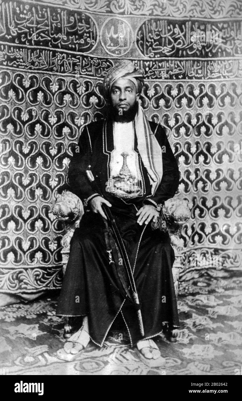 Sayyid Ali bin Sagte, Al-Busaid, GCSI, (von Dezember bis März 1893) (arabisch: علي بن سعيد البوسعيد‎) sei der vierte Sultan von Sansibar. Er regierte Sansibar vom 13. Februar 1890 bis 5. März 1893 und wurde Nachfolger seines Neffen Hamad bin Thuwaini Al-Busaid. Stockfoto