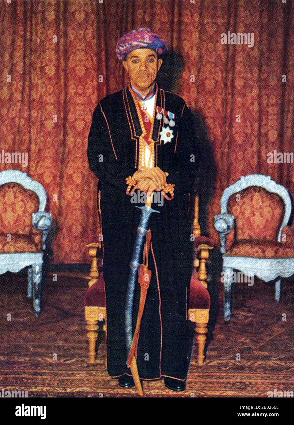 Sayyid Sir Abdullah bin Khalifa Al-Said, KBE, CMG (12. Februar 1910 - 1. Juli 1963) (arabisch: عبد الله بن خليفة‎) war der 10. Sultan von Sansibar. Er regierte Sansibar vom 9. Oktober 1960 bis zum 1. Juli 1963. Bei seinem Tod wurde er von seinem Sohn Jamshid als Sultan abgelöst. Stockfoto