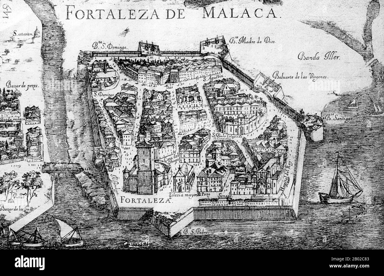 Malaysia: Eine Karte der Fortaleza de Malaca (Fort Malacca) aus dem Asia Portuguesa, Lissabon, 1666–1675. Im April 1511 segelte der portugiesische Konquistador Afonso de Albuquerque von Goa nach Malakka mit etwa 1.200 Mann auf einer Flotte von 17 oder 18 Schiffen. Sie eroberten die Stadt am 24. August 1511 und Sultan Mahmud Shah, der letzte Sultan von Malakka, musste sich im Hinterland flüchten. Malakka wurde zu einer strategischen Basis für die portugiesische Expansion in Ostindien, wo sie den Gewürzhandel nutzen konnten. 1641 besiegten die Niederländer die Portugiesen mit Hilfe des Sultans von Johore. Stockfoto