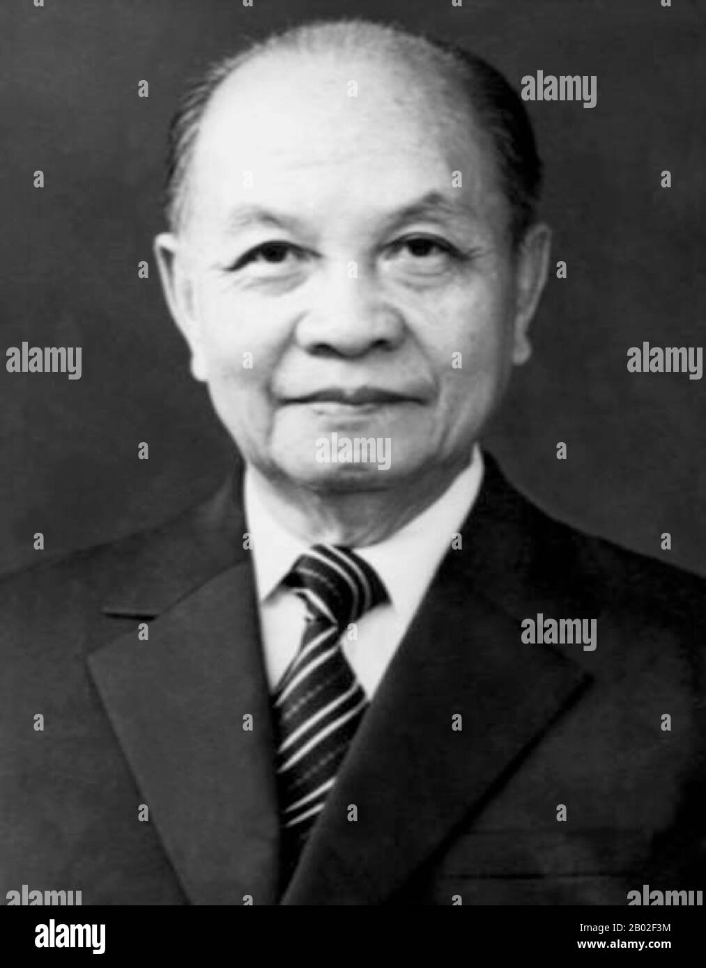 Vietnam: Truong Chinh (1907–1988), nationalistischer und kommunistischer Ideologe. Trường Chinh (Pseudonym für „langer Marsch“), geb. Đặng Xuân Khu, war ein vietnamesischer kommunistischer politischer Führer und Theoretiker. Von 1941 bis 1957 war er Vietnams zweitklassiger kommunistischer Führer (nach Hồ Chí Minh). Nach dem Tod von Lê Duẩn 1986 wurde er kurzzeitig vietnamesischer Führer. Er wird als kommunistischer Hardliner mit starken maoistischen Tendenzen in Erinnerung gerufen. Stockfoto