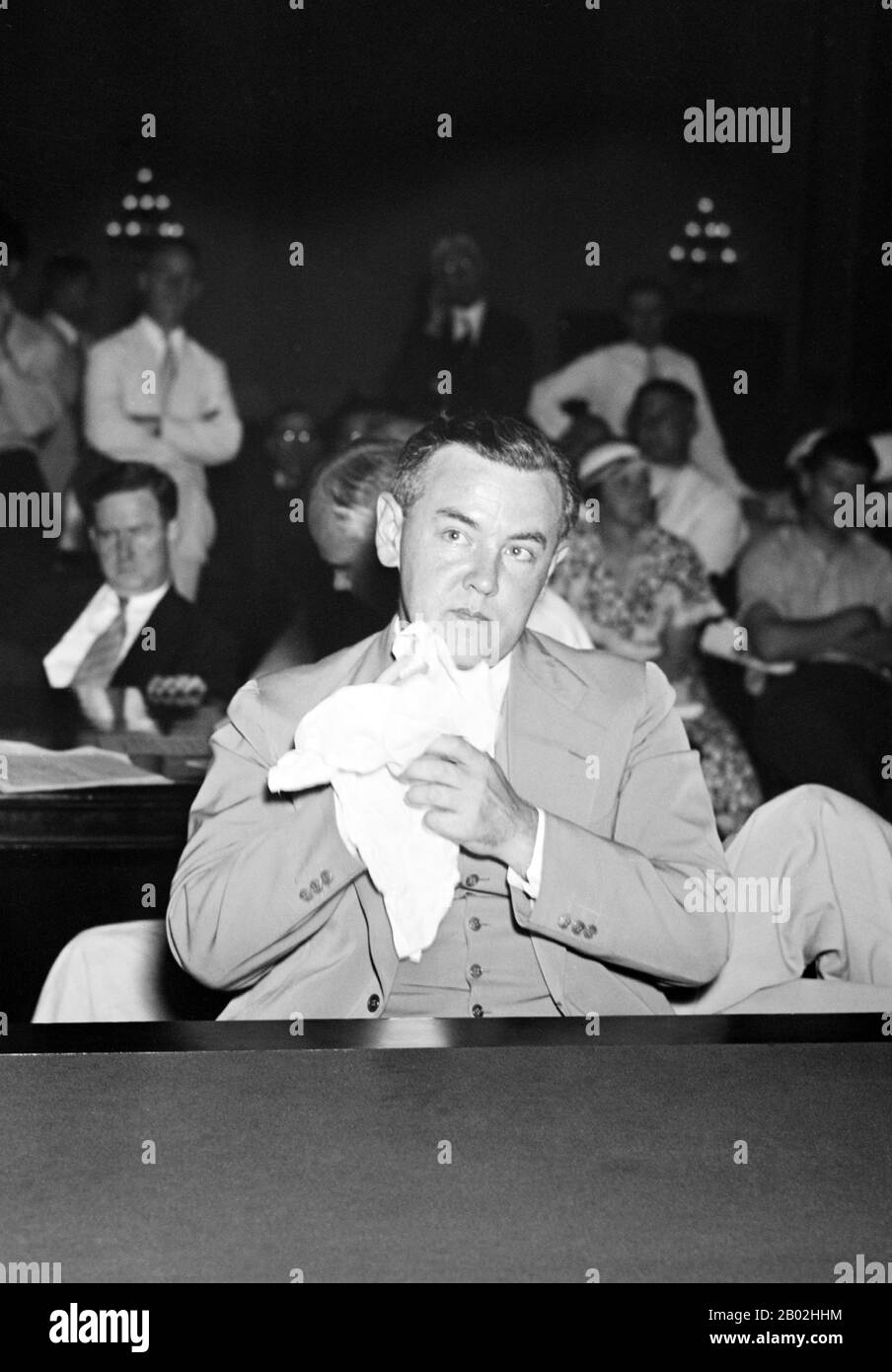 Thomas Gardiner Corcoran (1900-1981) war einer von mehreren Beratern im Hirn-Vertrauen von Präsident Franklin D. Roosevelt während des New Deal und später ein enger Freund und Berater von Präsident Lyndon B. Johnson. Corcoran wurde in Pawtucket, Rhode Island geboren und an der Brown University und der Harvard Law School ausgebildet. Er war 1926-27 für den Justizminister Oliver Wendell Holmes, Jr. am Obersten Gerichtshof der Vereinigten Staaten tätig. 1932 trat Corcoran nach der Ausübung des Unternehmensrechts in New York der Reconstruction Finance Corporation bei. Als Roosevelt begann, seine Bemühungen zur Kenntnis zu nehmen, erhielt Corcoran ein breiteres Spektrum Stockfoto