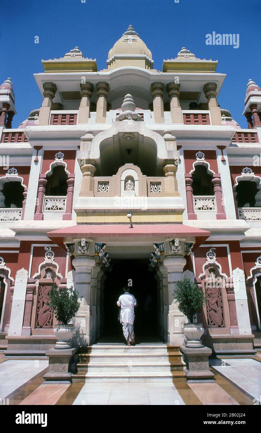 Der Laxminarayan-Tempel (Hindi: श्री लक्ष्मीनारायण मन्दिर, auch Birla Mandir genannt) ist ein Hindu-Tempel. Laxminarayan bezieht sich in der Regel auf Vishnu, den Preserver in den Trimurti, auch Narayan genannt, wenn er mit seinem Konsort Lakshmi ist. Der von Mahatma Gandhi eingeweihte Tempel wurde zwischen 1933 und 1939 erbaut. Stockfoto