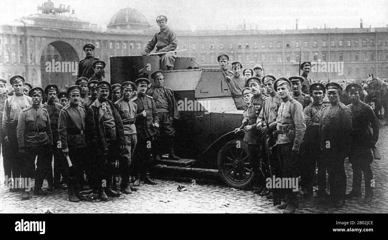 Der erste Weltkrieg sollte sich verheerend auf Russland auswirken. Als der erste Weltkrieg im August 1914 begann, reagierte Russland mit patriotisch verrohten um Nikolaus II Militärkatastrophen an den Masurischen Seen und Tannenburg schwächten die russische Armee in den Anfangsphasen des Krieges stark. Der wachsende Einfluss Gregory Raspuzins auf die Romanows hat der königlichen Familie und bis Ende des Frühlings von 1917, den Romanovs, viel Schaden zugefügt. Wer Russland seit etwas mehr als 300 Jahren regiert hatte, war nicht mehr für ein Russland zuständig, das von Kerensky und der Provisorischen Regierung übernommen worden war. B. Stockfoto