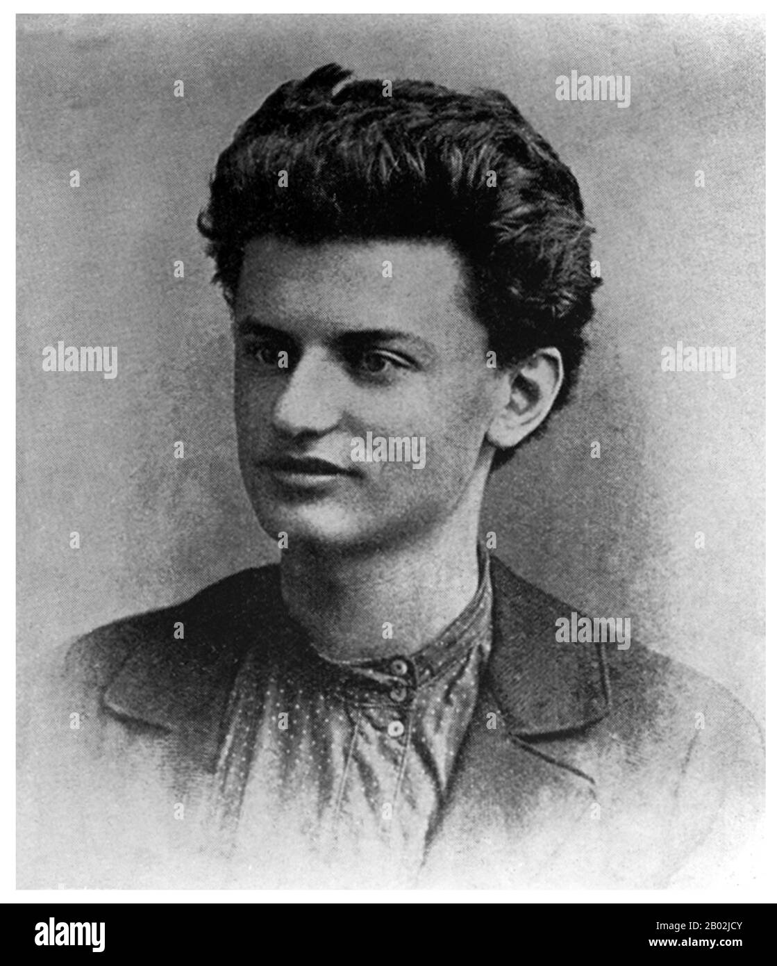 Russland: Leo Trotzki (7. November 1879 bis 21. August 1940), Gründer und erster Anführer der Roten Armee, als 18-jähriger 1897. Leo Trotzki, geboren als Lew Davidowitsch Bronshtein, war ein russischer marxistischer Revolutionär und Theoretiker, sowjetischer Politiker und Gründer und erster Führer der Roten Armee. Trotzki war zunächst ein Unterstützer der menschewistischen Internationalisten-Fraktion der Russischen Sozialdemokratischen Arbeiterpartei. Er schloss sich den Bolschewisten unmittelbar vor der Oktoberrevolution 1917 an und wurde schließlich Führer der Partei. Stockfoto