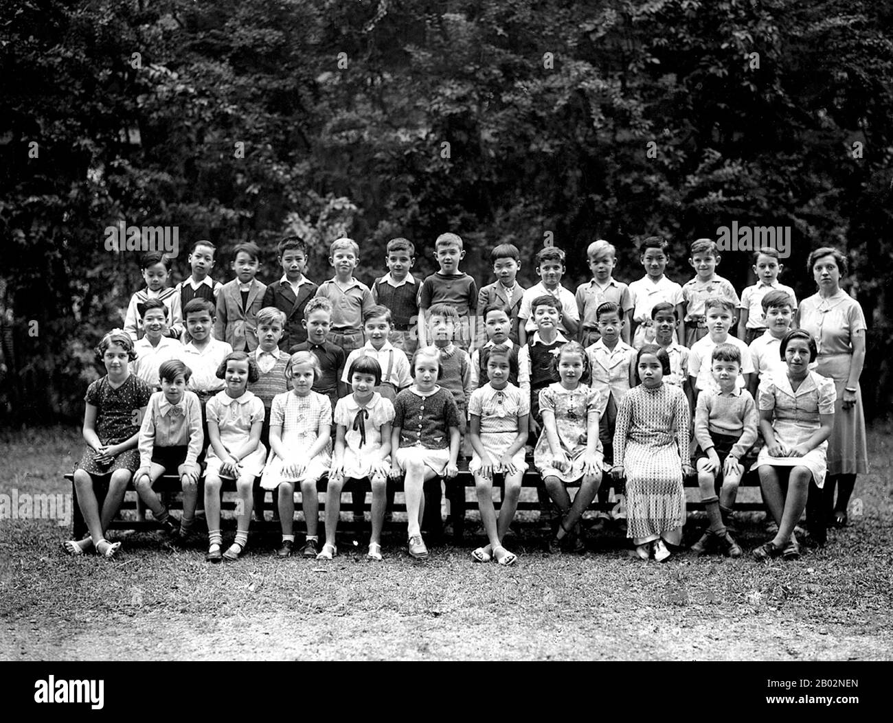 Das Lycée Albert-Sarraut war ein französisches lyceum in Hanoi, Vietnam, während der französischen Kolonialzeit. Es war eine von 69 Gymnasien, die von den Franzosen in ihren Kolonien weltweit gegründet wurden und nach Albert Sarraut benannt wurden. Die Schule bot Hochschulprogramme für Schüler im Alter zwischen 11 und 18 Jahren an. Stockfoto