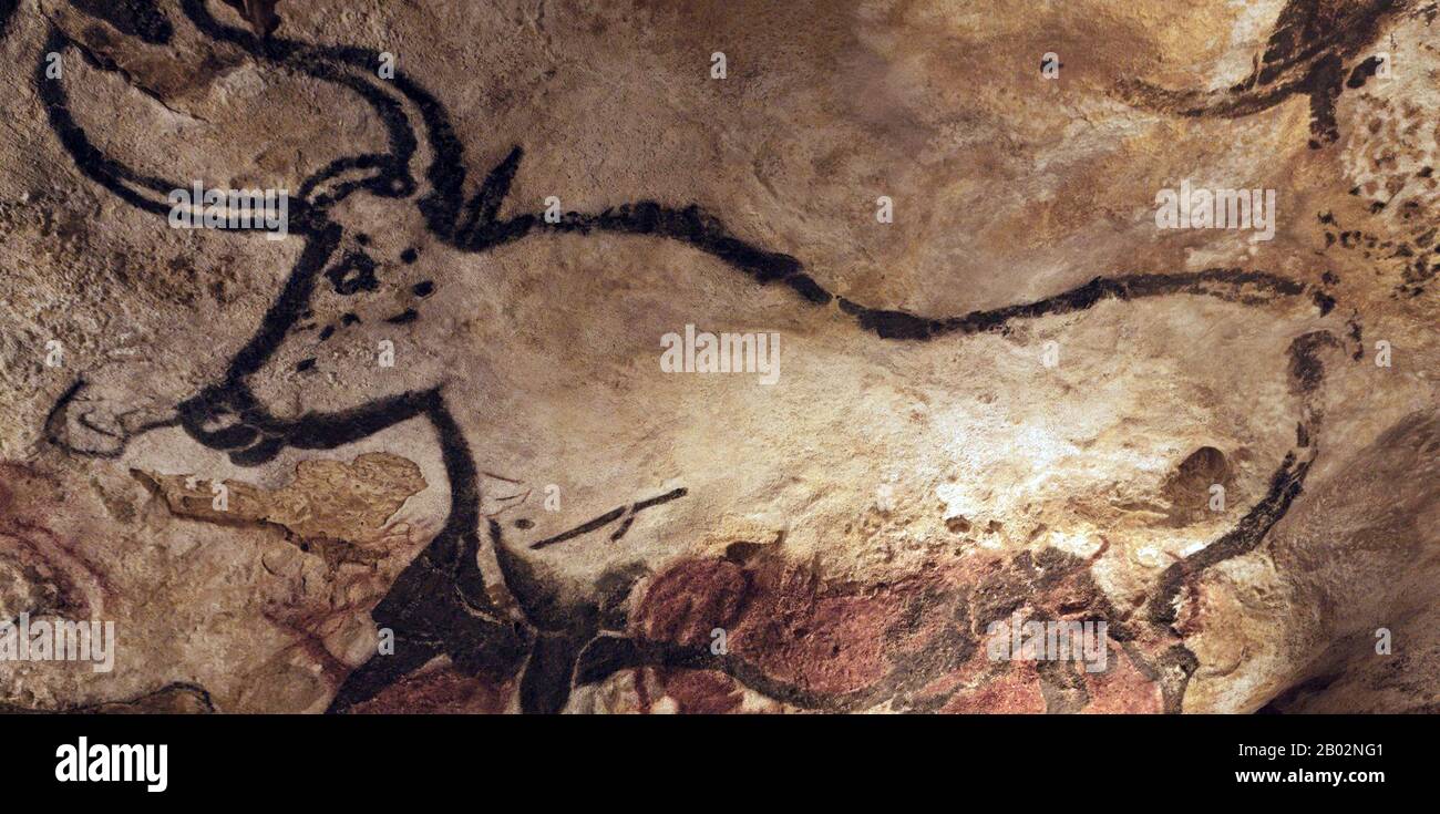 Lascaux ist die Kulisse eines Komplexes von Höhlen im Südwesten Frankreichs, berühmt für seine paläolithischen Höhlengemälde. Die ursprünglichen Höhlen befinden sich in der Nähe des Dorfes Montignac im Departement Dordogne. Sie enthalten einige der bekanntesten oberpaläolithischen Kunst. Diese Gemälde werden auf 17.300 Jahre geschätzt. Sie bestehen in erster Linie aus Bildern von Großtieren, von denen die meisten aus fossilen Beweisen bekannt sind, die damals in der Gegend gelebt haben. 1979 wurde Lascaux zusammen mit anderen prähistorischen Stätten im Vézère-Tal in die Liste des UNESCO-Welterbes aufgenommen. Stockfoto