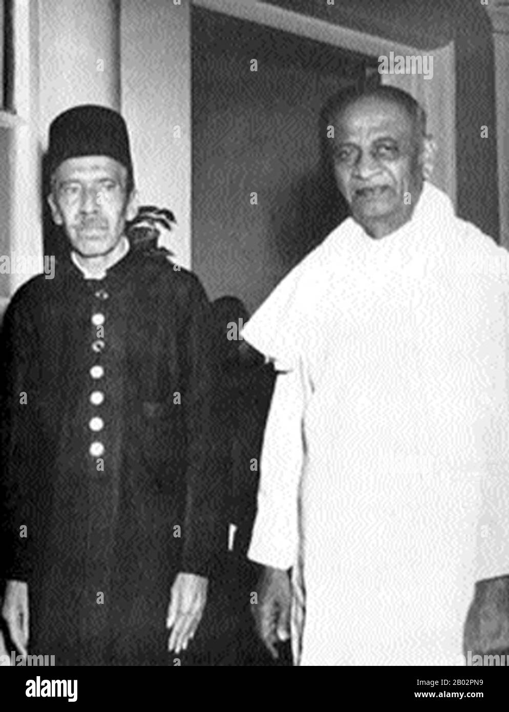 Nizam Sir mir Osman Ali Khan Siddiqi Asaf Jah VII. War der letzte Nizam (oder Machthaber) des Fürstenstaates Hyderabad und von Berar. Er regierte zwischen 1911 und 1948 Hyderabad, bis es von Indien annektiert wurde. Vallabhbhai Jhaverbhai Patel (31. Oktober 1875 - 15. Dezember 1950) war ein indischer Barrister und Staatsmann, einer der Führer des Indischen Nationalkongresses und einer der Gründerväter der Republik Indien. Stockfoto