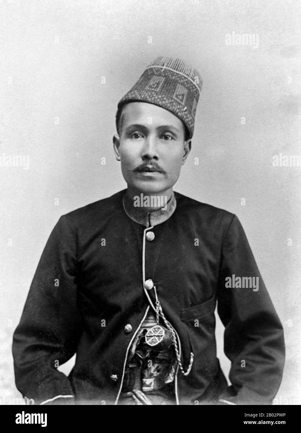 Der Aceh-Krieg, auch als holländischer Krieg oder Infidelkrieg (zwischen den Jahren zwischen den Jahren zwischen den Jahren zwischen den Jahren zwischen dem Sultanat Aceh und den Niederlanden bekannt, wurde Anfang des Jahres 1873 durch Gespräche zwischen Vertretern von Aceh und Großbritannien in Singapur ausgelöst. Der Krieg war Teil einer Reihe von Konflikten im späten 19. Jahrhundert, die die niederländische Herrschaft über das moderne Indonesien festigten. Sultan Alauddin Muhammad da'ud Syah II (1864 - 6. Februar 1939) war der fünfunddreißigste und letzte Sultan von Aceh im Norden Sumatras. Er regierte von 1875 bis 1903 im Widerstand gegen die niederländische Kolonialstata Stockfoto