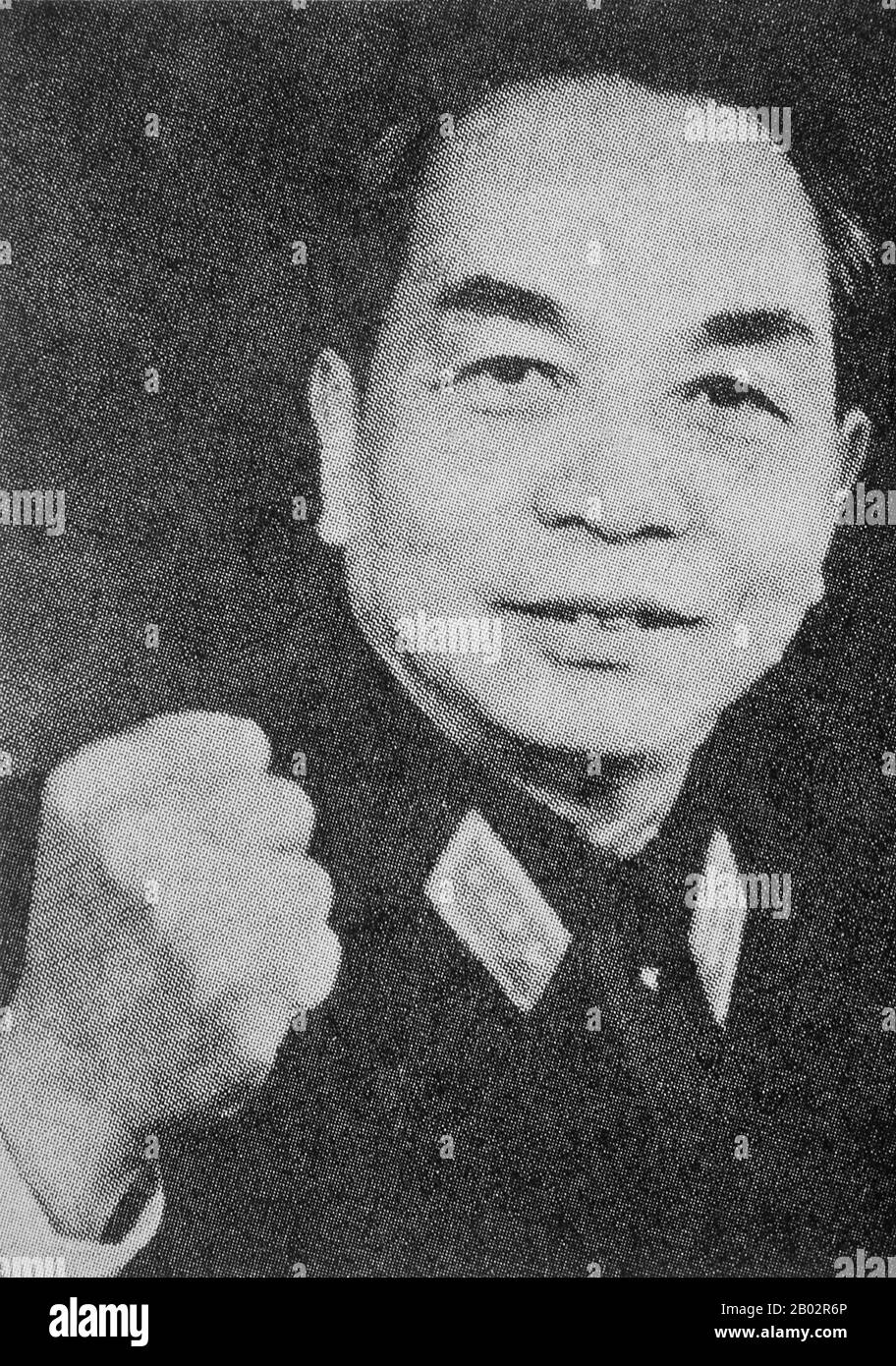 VO Nguyen Giap (vietnamesisch: Võ Nguyên Giáp) geboren am 25. August 1911, gestorben 4. Oktober 2013, war ein vietnamesischer Offizier in der   Und Politiker. Er war Hauptkommandeur in zwei Kriegen: Dem Ersten Indochinakrieg (1946-1954) und dem Zweiten Indochinakrieg (1960-1975). Er nahm an folgenden historisch bedeutsamen Kämpfen Teil: Lạng Sơn (1950); Hòa Bình (1951-1952); Điện Biên Phủ (1954); Tết-Offensive (1968); Nguyên Huế-Offensive (im Westen als Osteroffensive bekannt) (1972); und die letzte Hồ Chí-Minh-Kampagne (1975). Er war auch Journalist, Innenminister Stockfoto