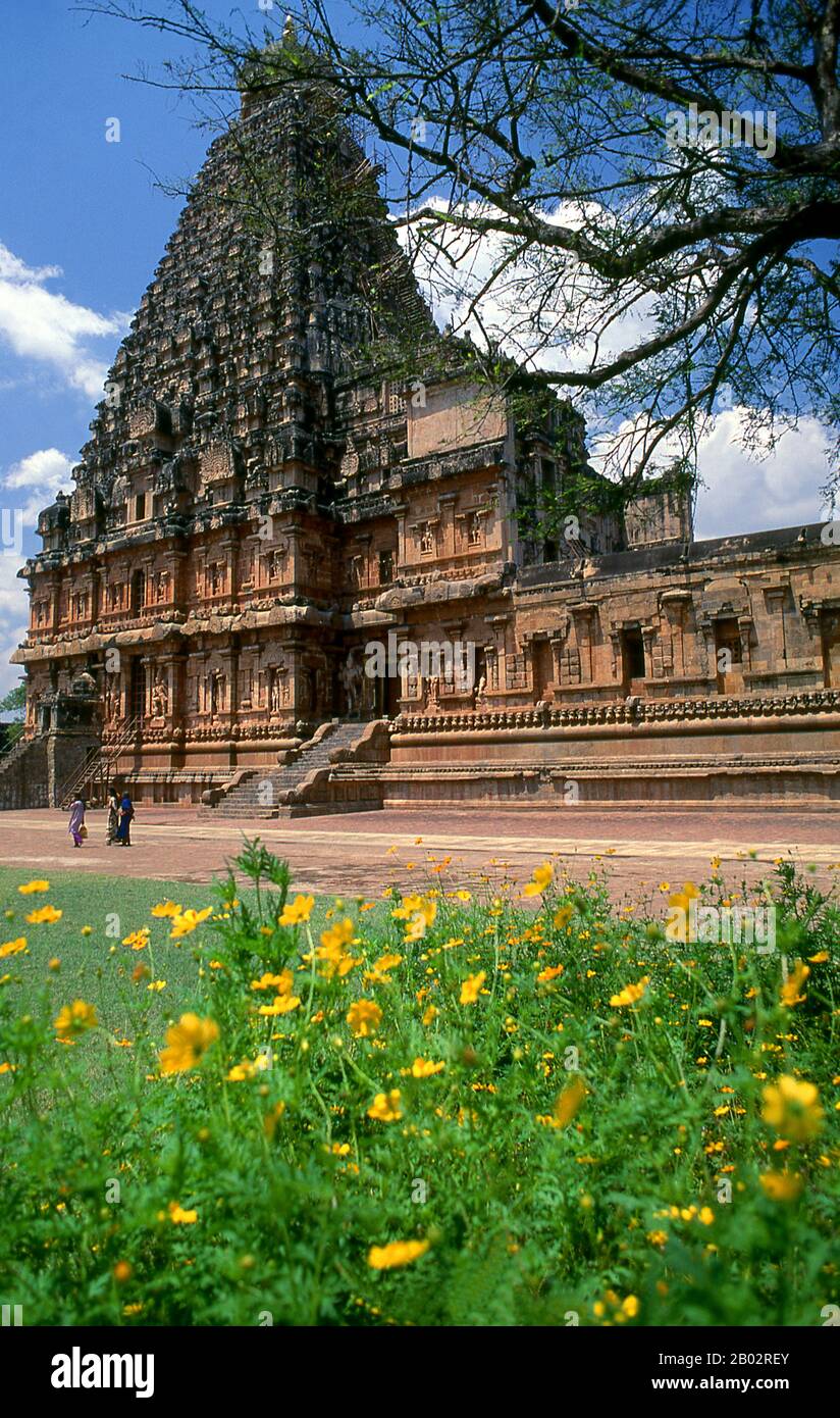 Der Brihadeeswarar-Tempel ist ein großer Hindu-Tempel, der dem gott Shiva gewidmet ist. Der Tempel wurde 1010 durch den Chola-Dynastie-Kaiser Raja Raja Chola I (r. 985 - 1014 CE), einer der größten indischen Kaiser. Stockfoto