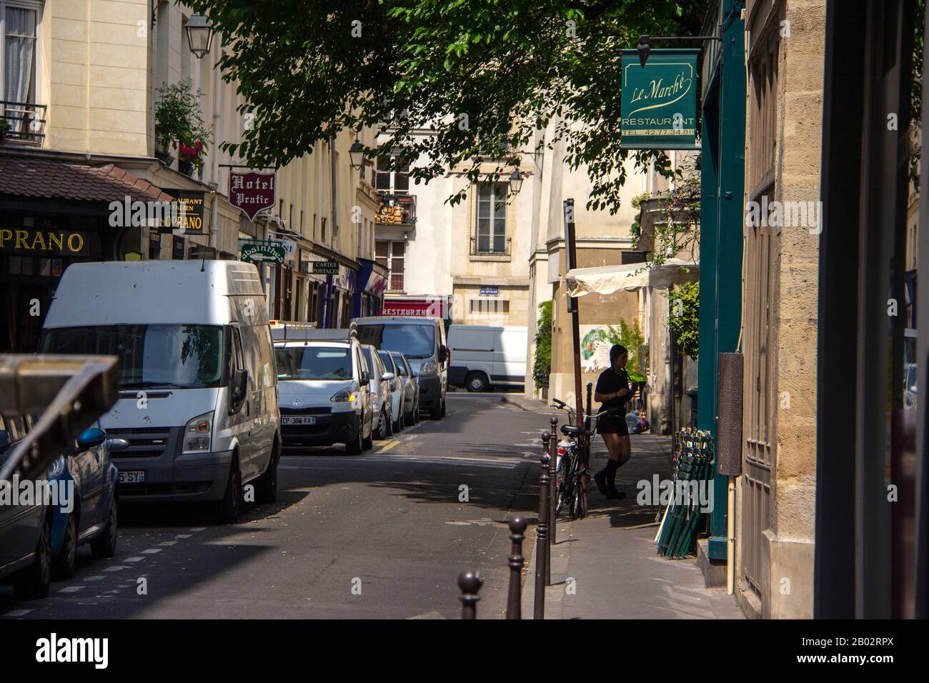 Eine ruhige Straße im Le Marais, Paris Stockfoto