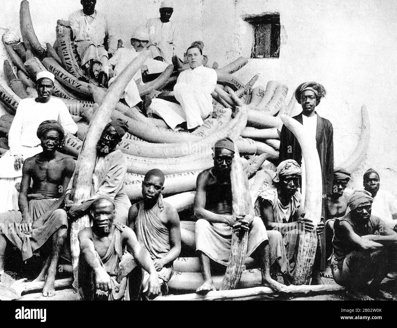 Pratt-Read wurde in Ivoryton, Connecticut, im Jahr 1798 als Pratt, Read & Company gegründet und stellte ursprünglich Perlen, Knöpfe und Billardkugeln aus Elefantenrüsen her, die aus Afrika importiert wurden. Das Unternehmen begann sich im Jahr 1839 auf die Herstellung von Klavierschlüsseln aus Elfenbein zu spezialisieren. Stockfoto