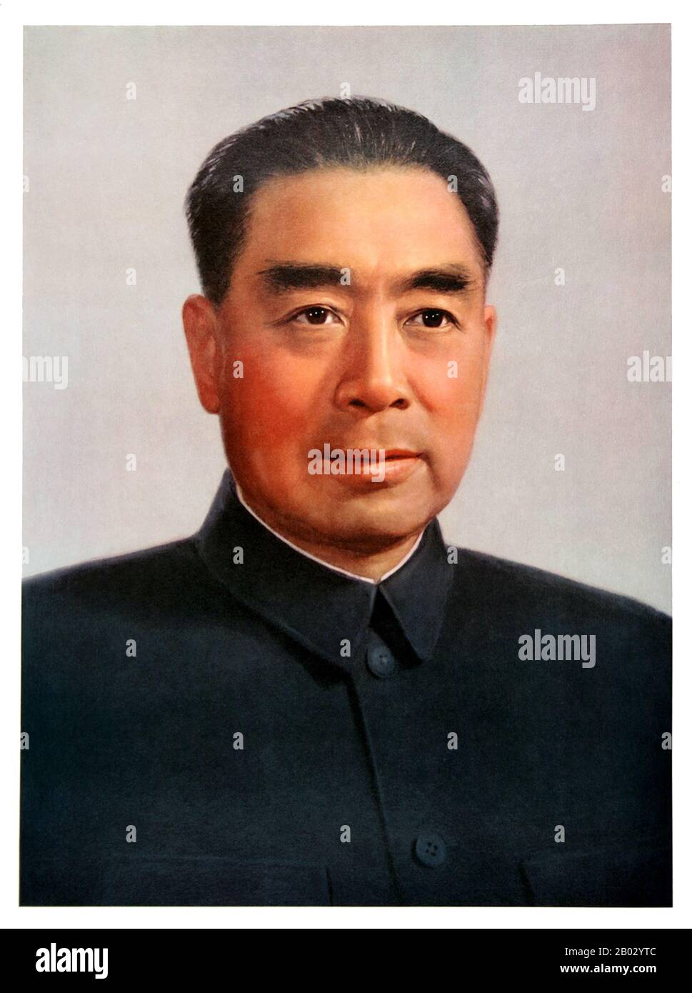 Zhou Enlai war der erste Premier der Volksrepublik China und diente von Oktober 1949 bis zu seinem Tod im Januar 1976. Zhou war maßgeblich am Machtaufstieg der Kommunistischen Partei und danach an der Entwicklung der chinesischen Wirtschaft und der Umstrukturierung der chinesischen Gesellschaft beteiligt. Stockfoto