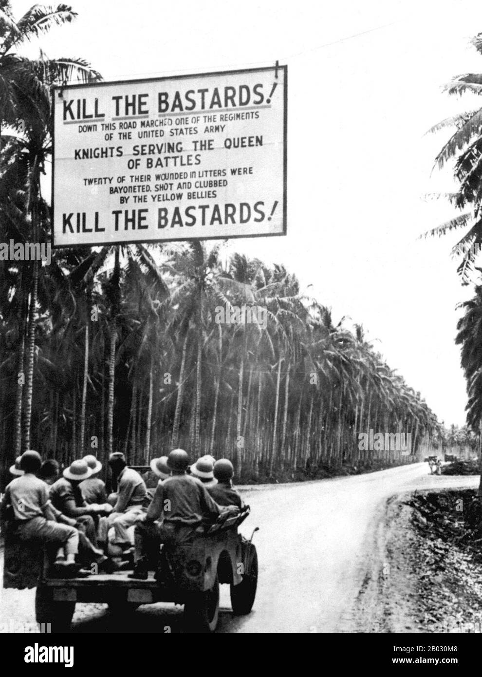 Die Guadalcanal Campaign, auch als Schlacht um Guadalcanal bezeichnet, war eine militärische Kampagne, die zwischen dem 7. August 1942 und dem 9. Februar 1943 auf und um die Insel Guadalcanal im Pazifiktheater des zweiten Weltkriegs ausgetragen wurde Es war die erste Großoffensive der alliierten Streitkräfte gegen das Reich von Japan. Nach sechs Monaten harter Kämpfe gelang es den alliierten Truppen, den japanischen Vormarsch zu stoppen und am 15. Januar 1943 die letzte der japanischen Truppen ins Meer zu treiben. Die amerikanischen Behörden erklärten Guadalcanal am 9. Februar 1943 für gesichert. Stockfoto