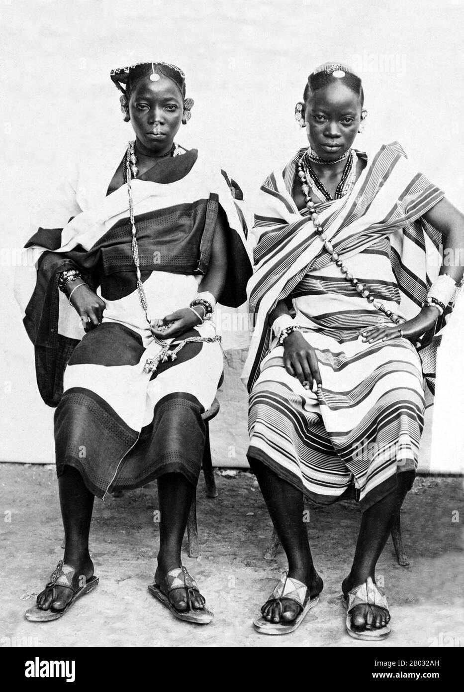 Das Volk der Swahili ist eine ethnische Gruppe und Kultur der Bantu, die in Ostafrika vor allem in den Küstenregionen und den Inseln Kenia, Tansania und Nordmosambik vorkommt. Der Name Swahili leitet sich vom arabischen Wort Sawahil ab, was 'Küstenbewohner' bedeutet, und sie sprechen die Swahili-Sprache. Die Swahili sind ursprüngliche Bantubewohner an der Küste Ostafrikas, in Kenia, Tansania und Mosambik. Sie sind vor allem durch Kultur und unter der Muttersprache von Kiswahili, einer Bantusprache, vereint. Dies gilt auch für arabische, persische und andere Migranten, die die Küste erreicht haben, glauben einige schon im 7 Stockfoto