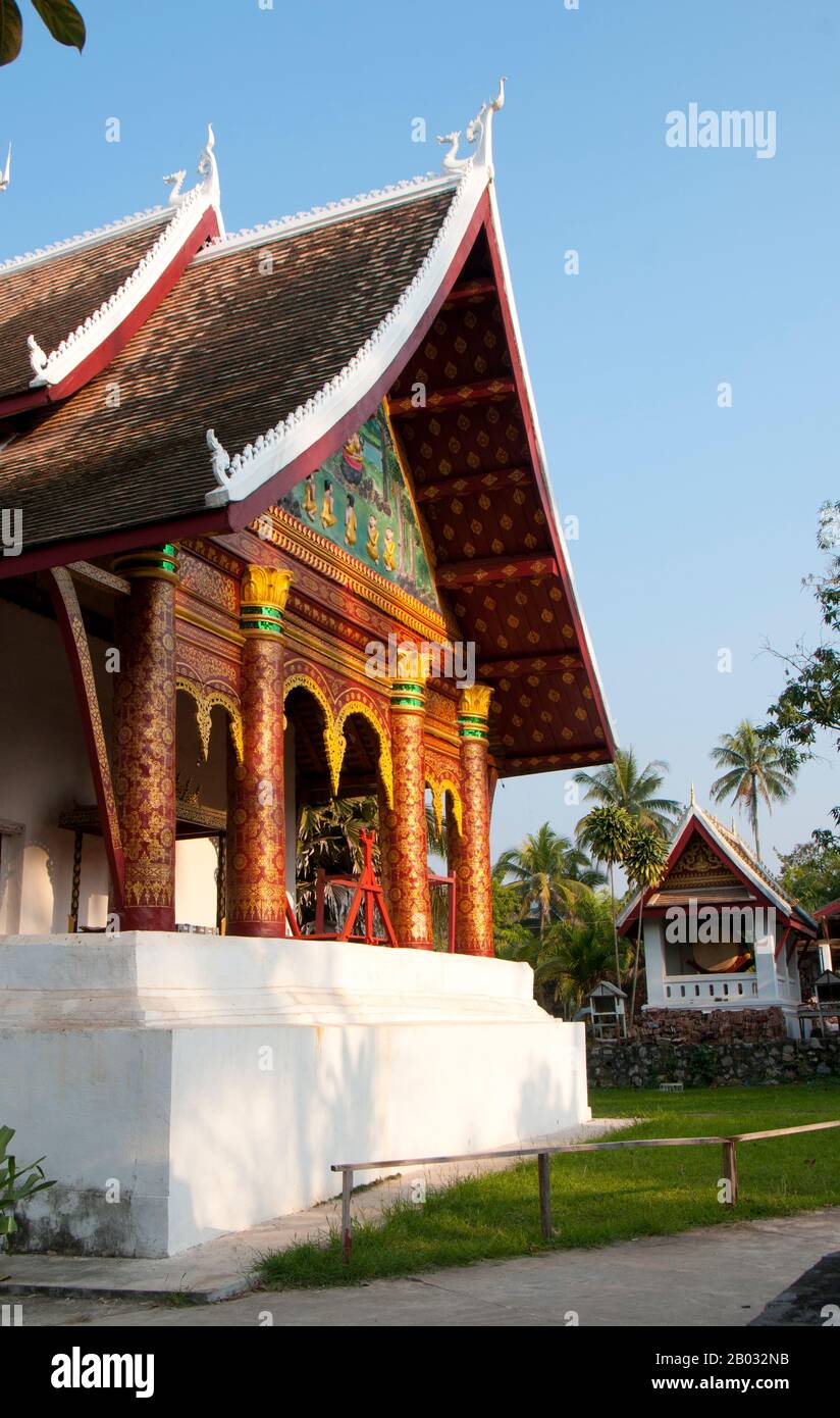 Luang Prabang war früher die Hauptstadt eines gleichnamigen Königreichs. Bis zur kommunistischen Machtübernahme 1975 war es die königliche Hauptstadt und Regierungssitz des Königreichs Laos. Die Stadt gehört heute zum UNESCO-Weltkulturerbe. Stockfoto