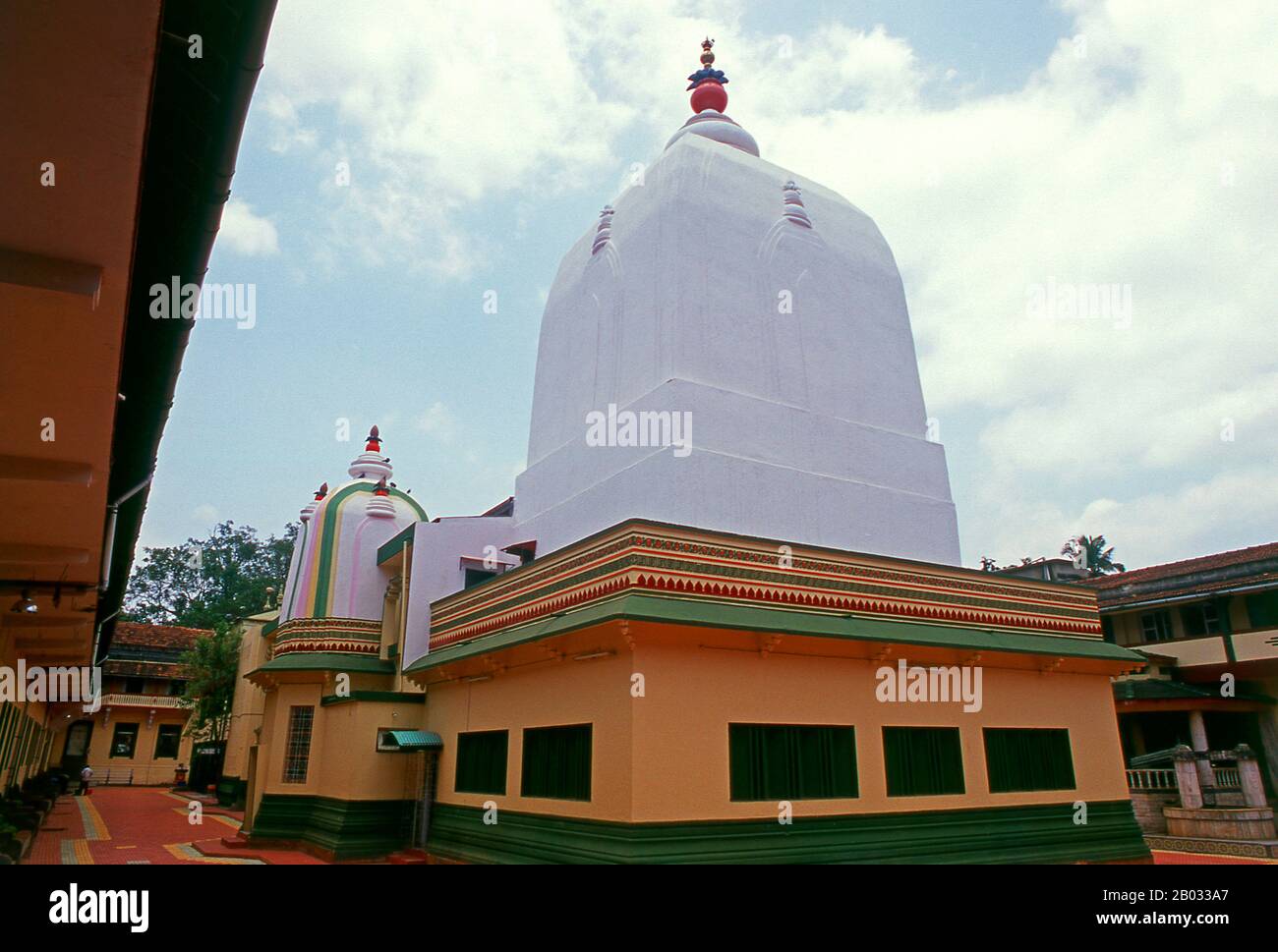 Der Shri Damodar-Tempel wurde ursprünglich im Jahre 1500 nach Christus erbaut und beherbergt die Hindu-Gottheit Shri Damodar, eine Inkarnation von Lord Shiva. Der heutige große Tempel stammt aus dem Jahr 1910. Stockfoto