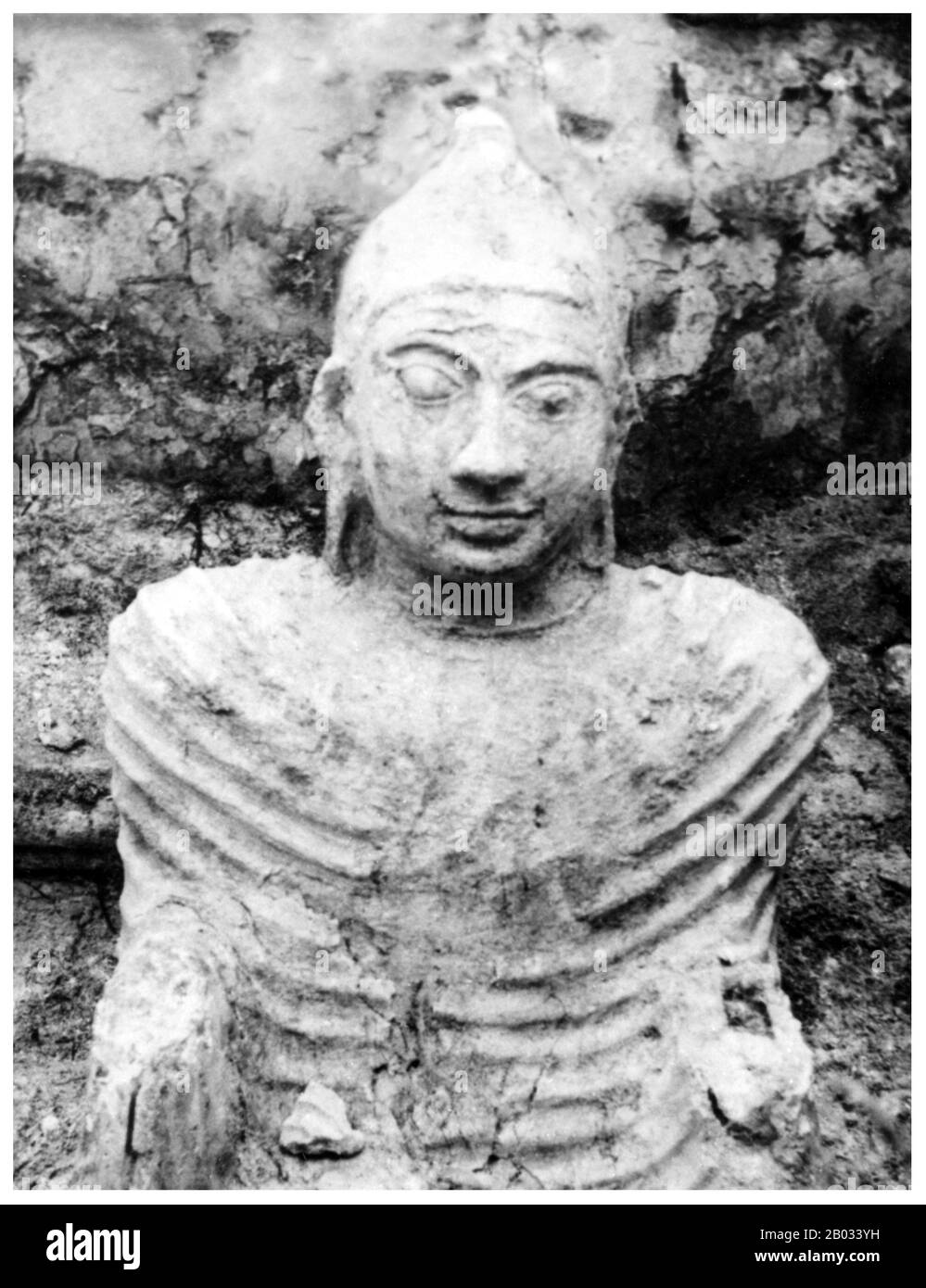 Der Buddhismus auf den Malediven war die vorherrschende Religion mindestens bis zum 12. Jahrhundert vor Christus. Es ist nicht klar, wie der Buddhismus auf den Inseln eingeführt wurde, obwohl es eine Reihe konkurrierender Theorien gibt. Die vorherrschende Ansicht ist, dass sie mit der Expansion der singhalesischen Menschen aus dem benachbarten Sri Lanka eingeführt wurde, die vor allem buddhistisch sind. Im Februar 2012 erzwang eine Gruppe islamischer Extremisten den Weg ins Nationalmuseum in Male und griff die Sammlung vorislamischer Skulpturen des Museums an, zerstörte oder beschädigte nahezu die gesamte Sammlung etwa dreißig Hindu- und Buddhi-Menschen Stockfoto