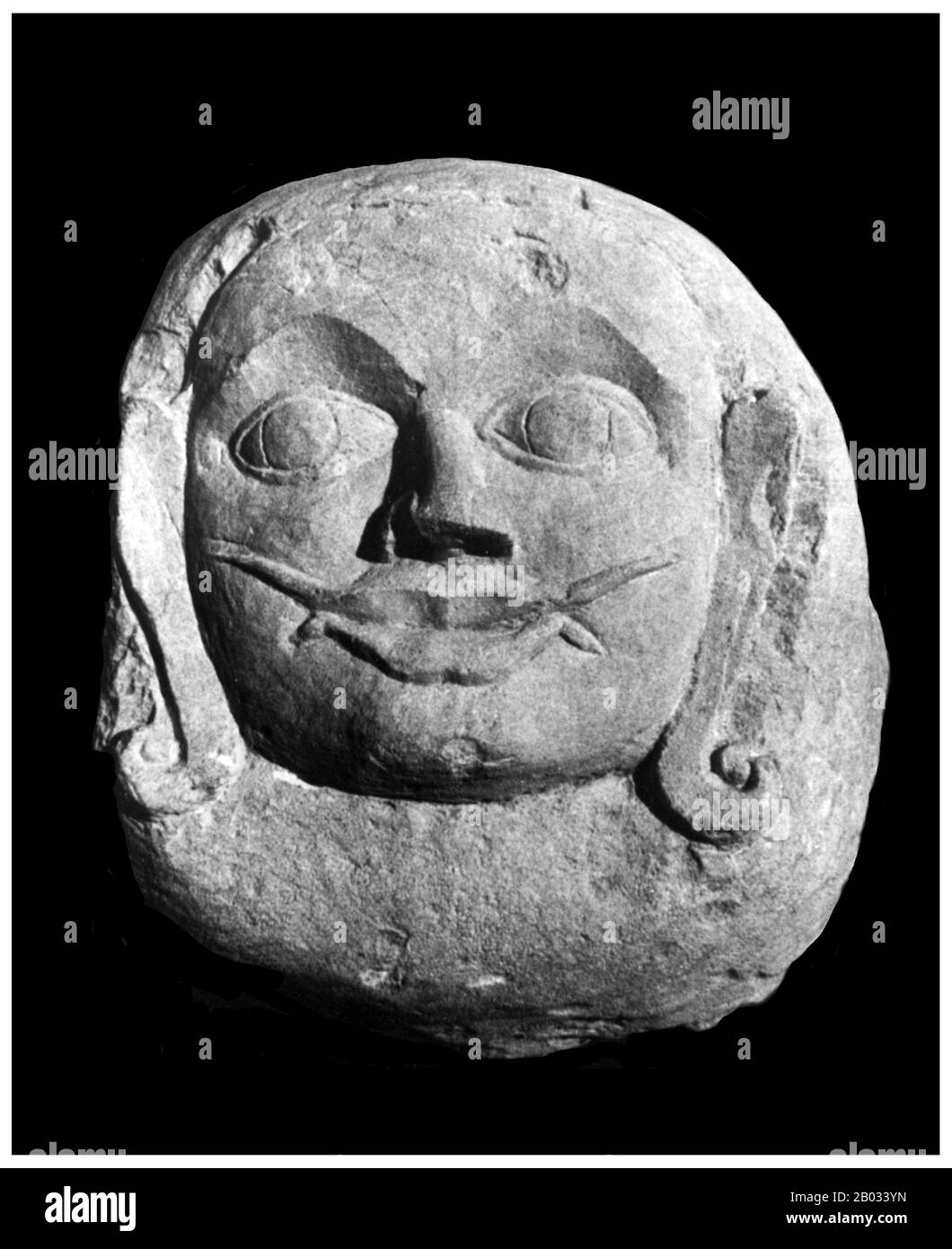 Der Buddhismus auf den Malediven war die vorherrschende Religion mindestens bis zum 12. Jahrhundert vor Christus. Es ist nicht klar, wie der Buddhismus auf den Inseln eingeführt wurde, obwohl es eine Reihe konkurrierender Theorien gibt. Die vorherrschende Ansicht ist, dass sie mit der Expansion der singhalesischen Menschen aus dem benachbarten Sri Lanka eingeführt wurde, die vor allem buddhistisch sind. Im Februar 2012 erzwang eine Gruppe islamischer Extremisten den Weg ins Nationalmuseum in Male und griff die Sammlung vorislamischer Skulpturen des Museums an, zerstörte oder beschädigte nahezu die gesamte Sammlung etwa dreißig Hindu- und Buddhi-Menschen Stockfoto