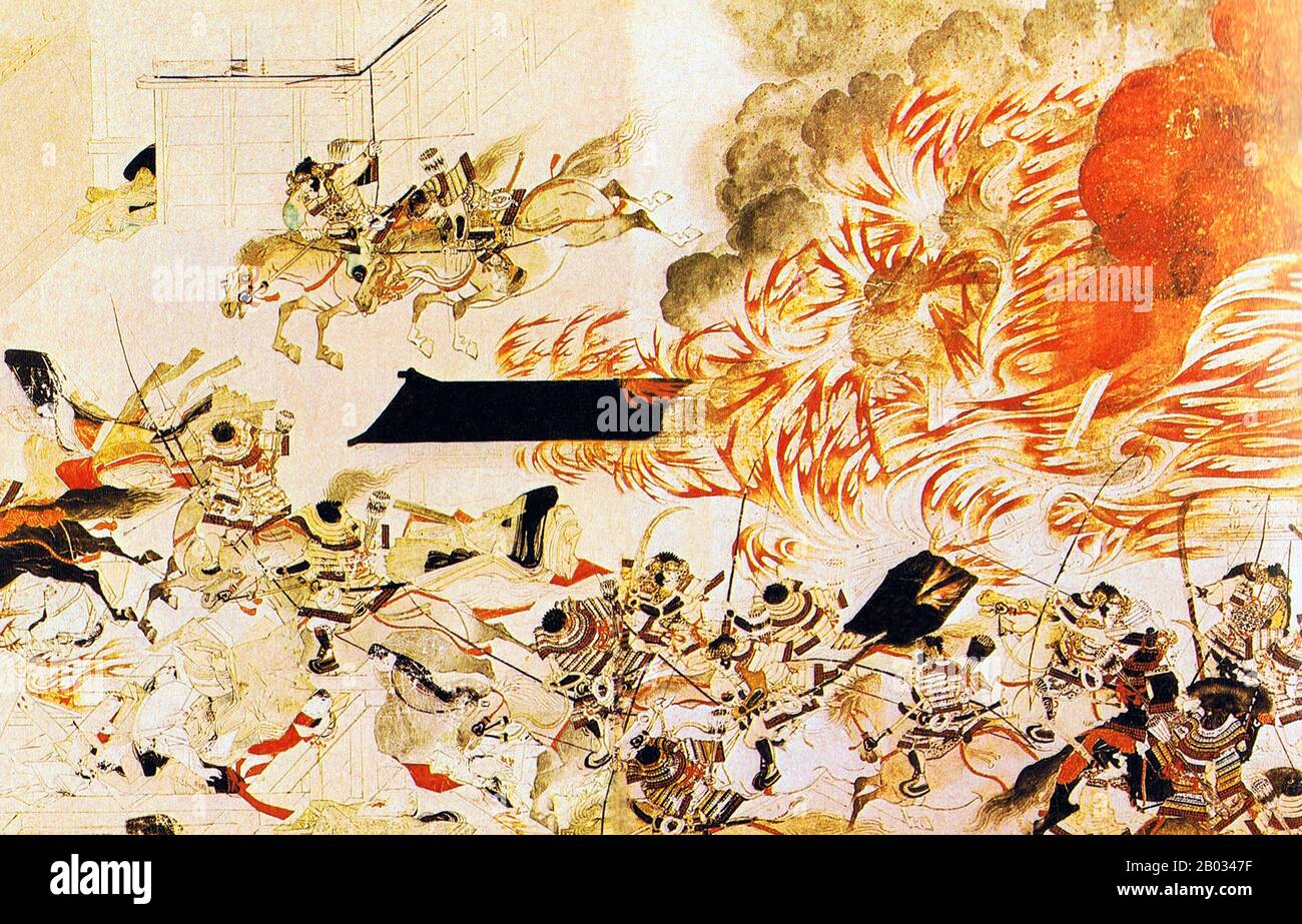 Die Belagerung des Sanjo-Palastes war die Hauptschlacht des Heiji-Rebellion (19. Januar bis 5. Februar 1160). Bei der Belagerung des Sanjo-Palastes verschleppten Nobuyori und seine Minamoto-Verbündeten den ehemaligen Kaiser Kaiser Go-Shirakawa und Kaiser Nijo und zündeten den Palast an. Stockfoto