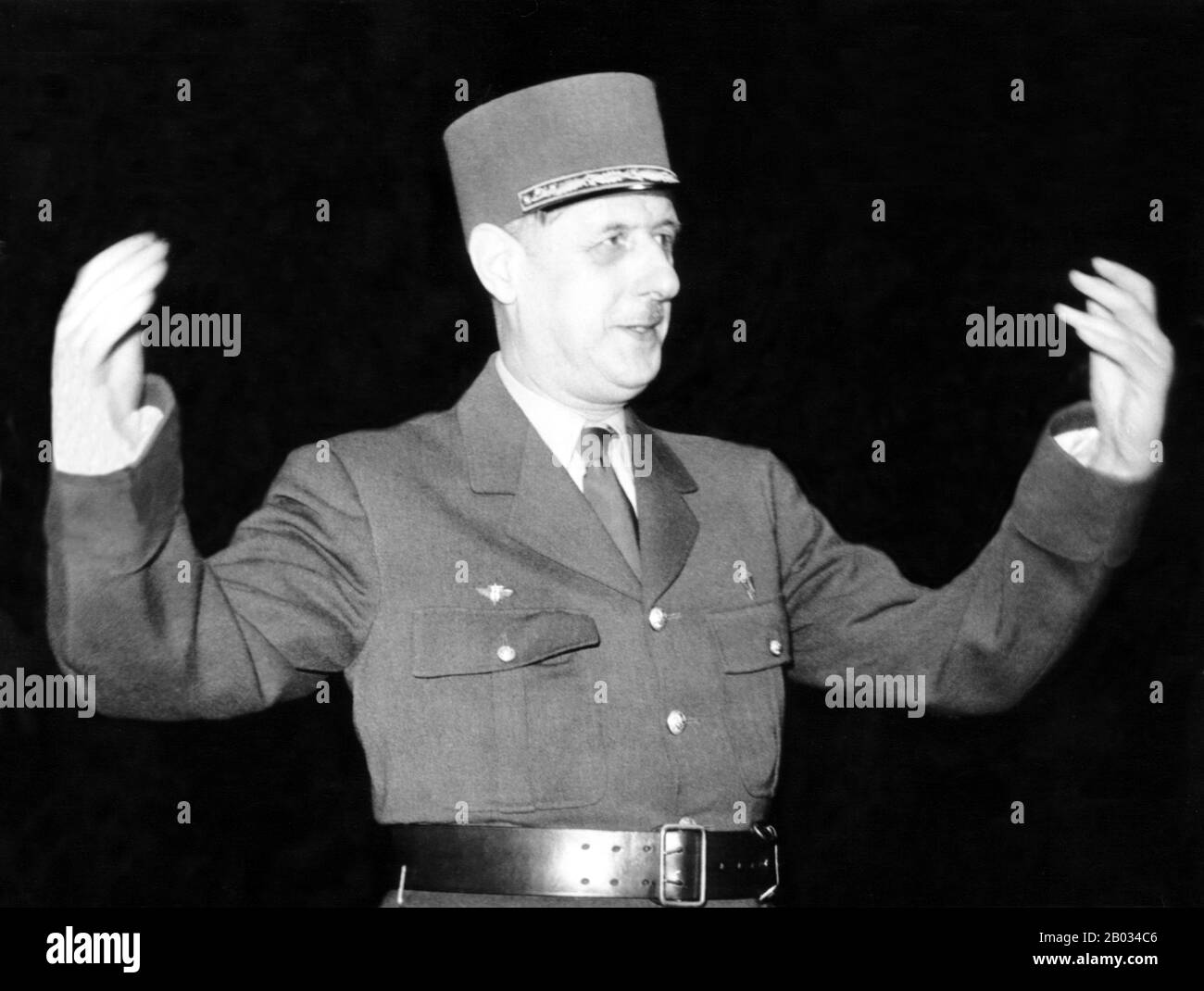 Charles Andre Joseph Marie de Gaulle (22. November 1890 - 9. November 1970) war ein französischer Militärgeneral und Staatsmann. Er war Führer des Freien Frankreich (1940-44) und Chef der Provisorischen Regierung der französischen Republik (1944-46). 1958 gründete er die Fünfte Republik und wurde zum 18. Französischen Staatspräsidenten gewählt, eine Position, die er bis zu seinem Rücktritt 1969 innehatte. Er war die dominierende Persönlichkeit Frankreichs während der Zeit des Kalten Krieges und seine Erinnerung beeinflusst weiterhin die französische Politik. Stockfoto