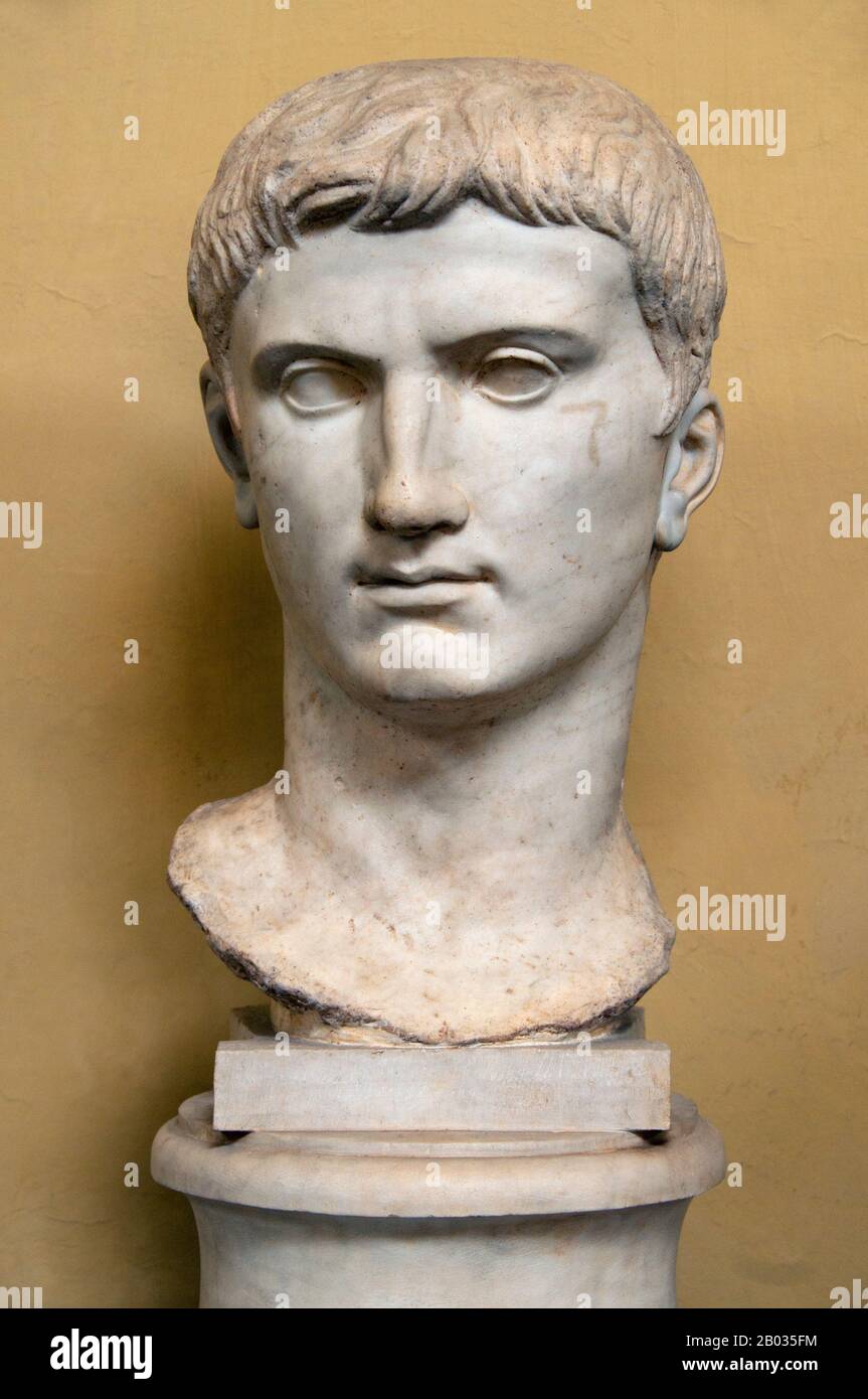 Als erster und einer der bedeutendsten römischen Kaiser gilt der ebenfalls als Octavian bekannte Caesar Augustus (63 v. Chr. - 14 u. z.). Augustus' sichtbarste Wirkung auf die Alltagskultur ist der achte Monat des Jahres, der in "Augustus' Honor" in 8 v. Chr. umbenannt wurde, weil mehrere der bedeutendsten Ereignisse in seinem Machtaufstieg, der im Herbst Alexandrias gipfelte, in diesem Monat stattfanden. Stockfoto