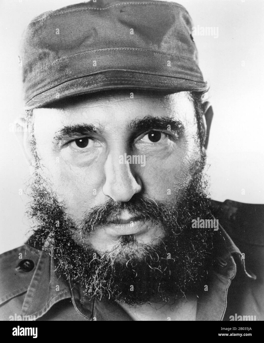 Fidel Alejandro Castro Ruz (* 13. August 1926) ist ein kubanischer politischer Führer und ehemaliger kommunistischer Revolutionär. Als primärer Führer der kubanischen Revolution war Castro von Februar 1959 bis Dezember 1976 Premierminister Kubas. Und dann als Präsident des Staatsrates von Kuba und als Präsident des Ministerrates von Kuba bis zu seinem Rücktritt vom Amt im Februar 2008. Er war von der Parteiengründung im Jahr 1961 erster Sekretär der Kommunistischen Partei Kubas. Stockfoto