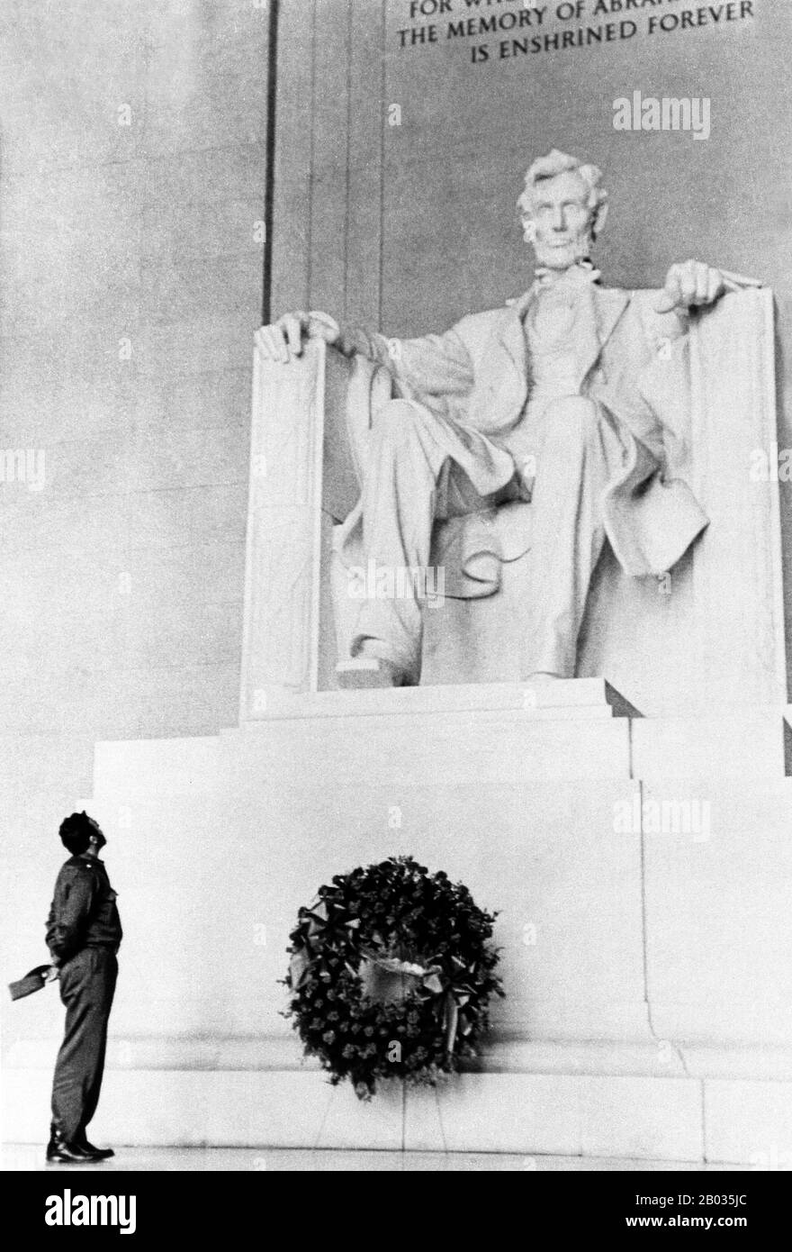 Fidel Alejandro Castro Ruz (* 13. August 1926) ist ein kubanischer politischer Führer und ehemaliger kommunistischer Revolutionär. Als primärer Führer der kubanischen Revolution war Castro von Februar 1959 bis Dezember 1976 Premierminister Kubas. Und dann als Präsident des Staatsrates von Kuba und als Präsident des Ministerrates von Kuba bis zu seinem Rücktritt vom Amt im Februar 2008. Er war von der Parteiengründung im Jahr 1961 erster Sekretär der Kommunistischen Partei Kubas. Stockfoto