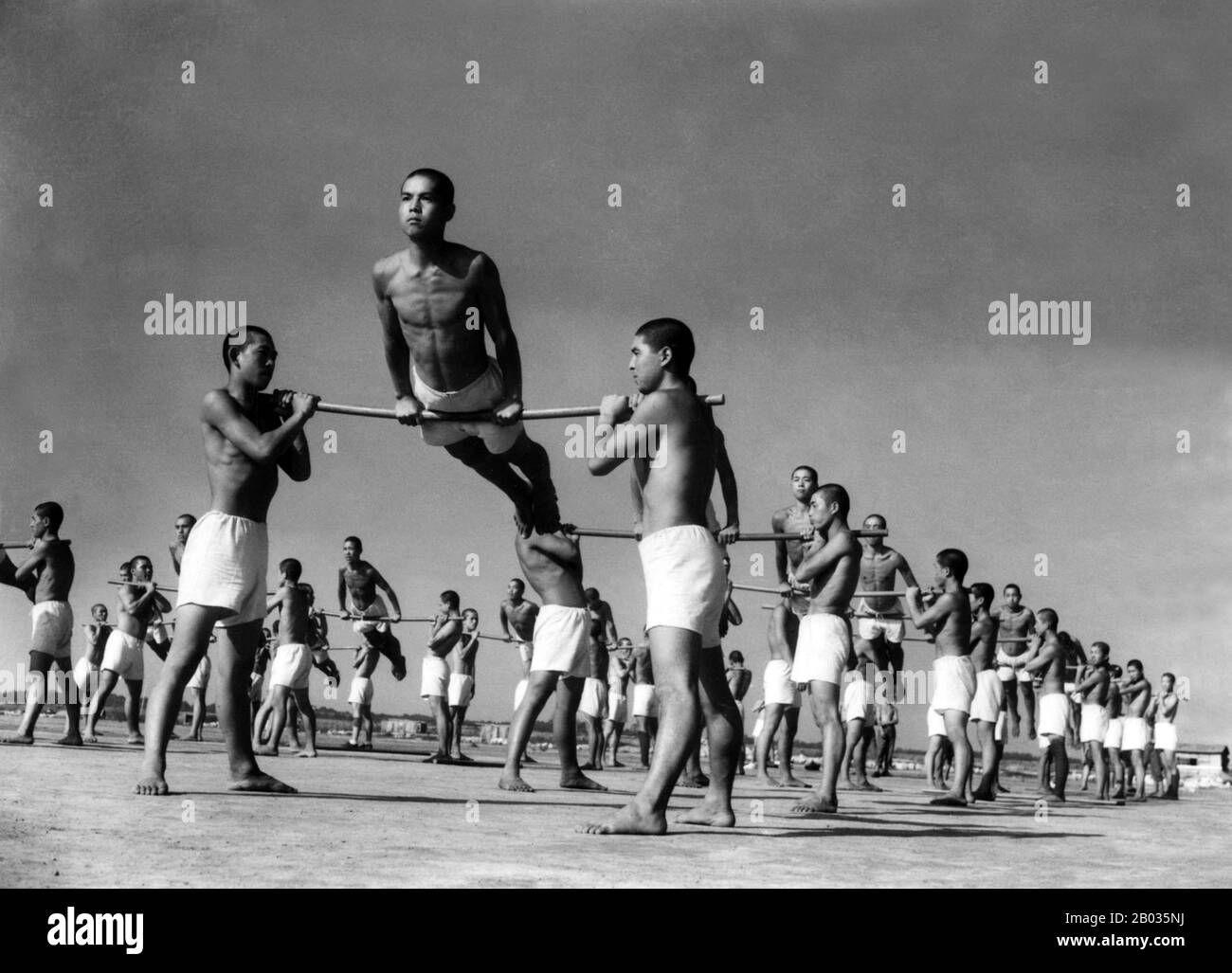 Ken Domon (25. Oktober 1909 - 15. September 1990) ist einer der renommiertesten japanischen Fotografen des 20. Jahrhunderts. Er wird am meisten als Fotojournalist gefeiert, obwohl er möglicherweise am produktivsten als Fotograf buddhistischer Tempel und Statthaltereien gewesen sein könnte. Stockfoto