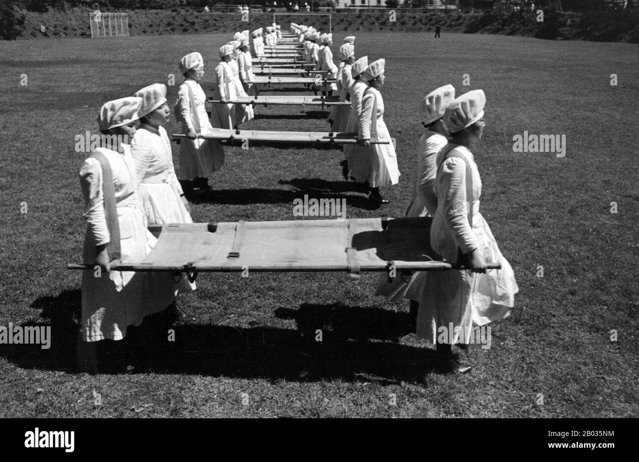 Ken Domon (25. Oktober 1909 - 15. September 1990) ist einer der renommiertesten japanischen Fotografen des 20. Jahrhunderts. Er wird am meisten als Fotojournalist gefeiert, obwohl er möglicherweise am produktivsten als Fotograf buddhistischer Tempel und Statthaltereien gewesen sein könnte. Stockfoto