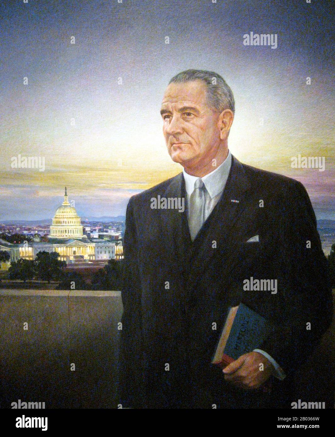 Lyndon Baines Johnson (27. August 1908 - 22. Januar 1973), oft als LBJ bezeichnet, war 36. Präsident der Vereinigten Staaten (1963-1969) nach seinem Dienst als 37. Vizepräsident der Vereinigten Staaten (1961-1963). Er ist einer von nur vier Personen, die in allen vier gewählten Bundesämtern der Vereinigten Staaten tätig waren: Vertreter, Senator, Vizepräsident und Präsident. Johnson, ein Demokrat, war von 1937 bis 1949 als Vertreter der Vereinigten Staaten aus Texas und von 1949 bis 1961 als Senator der Vereinigten Staaten tätig, darunter sechs Jahre als Mehrheitsführer des Senats der Vereinigten Staaten, zwei als Minderheitsführer des Senats Stockfoto