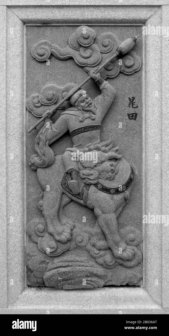 Malaysia/China: Schnitzerei von Chao Tian, in der seine Rolle im Roman Fengshen Yanyi aus der Ming-Dynastie des 16. Jahrhunderts („die GötterInvestitur“) dargestellt wird. Vom Ping Sien Si Tempel, Pasir Panjang Lang. Foto: Anandajoti (CC VON 2,0). Chao Tian, eine Figur aus dem klassischen Roman der Ming-Dynastie „Fengshen Yanyi“, war ein Offizier unter König Zhou von Shang. Als Huang Feihu gegen König Zhou rebellierte und in die Provinz Ji flüchtete, um König Wen von Zhou zu dienen, wurden Chao Tian und sein Bruder Chao Lei geschickt, um sie auszuspionieren; beide wurden als die rechte und linke Hand von König Zhou selbst beschrieben. Stockfoto