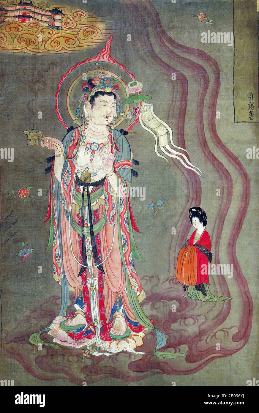 Guanyin, kurz für Guanshiyin, ist ein Bodhisattva im Mahayana-Buddhismus, der oft mit Mitgefühl und Barmherzigkeit verbunden ist. Während sie oft als Frau dargestellt wird, ist sie jenseits des Geschlechts und kann sowohl als männlich als auch als weiblich dargestellt werden. Guanyin wird aufgrund ihrer wundersamen Kräfte und ihres liebevollen Mitgefühls oft als die "meistgeliebte buddhistische Göttlichkeit" bezeichnet. Sie wird nicht nur im Buddhismus, sondern auch im Taoismus und in der chinesischen Volksreligion mit verschiedenen Geschichten und Legenden über sie verehrt. Guanyin spielt eine sehr wichtige Rolle in dem klassischen chinesischen Roman "Reise in den Westen." Sie ist von verschiedenen nam bekannt Stockfoto