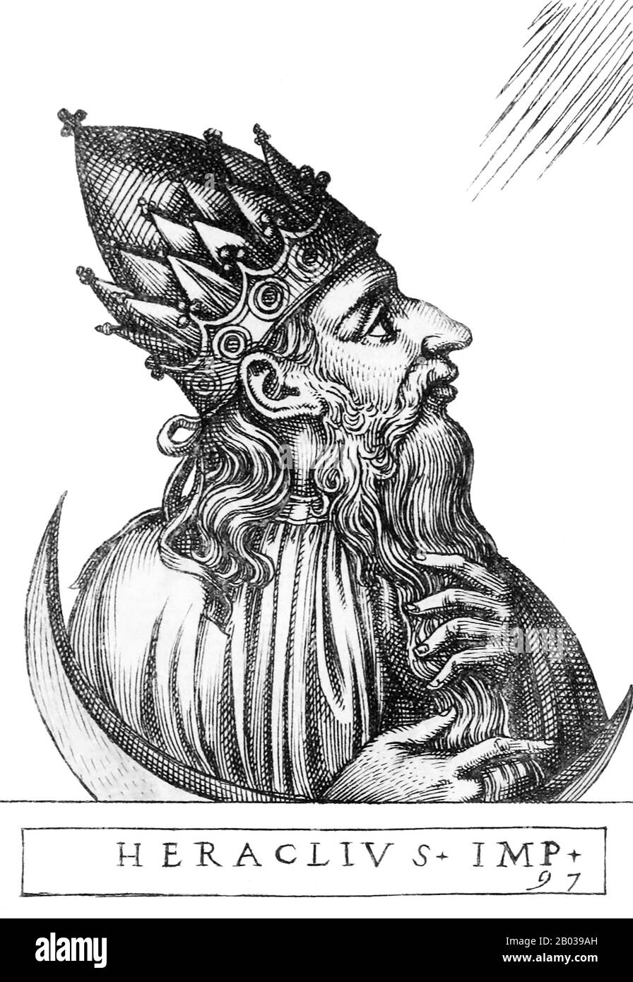 Heraclius (575-641) war Sohn von Heraclius dem älteren, exarch von Afrika, der 610 eine Revolte gegen den Usurpator Kaiser Phocas führte und ihn ablegte. Heraclius wurde Kaiser und war sofort gezwungen, sich mit mehreren Bedrohungen an vielen Grenzen auseinanderzusetzen. Eine der Hauptgrenzen war der Krieg zwischen 602 und 628 gegen König Khosrau II. Und das Sassanidenreich. Den Sassaniden gelang es, bis an die Mauern von Constantinopel zu kämpfen, bevor sie nicht in sie eindringen konnten, so dass Heraclius sie kontern und bis zurück in die Hauptstadt Ctesiphon fahren konnte. Khosrau wurde von seinem Sohn hingerichtet Stockfoto