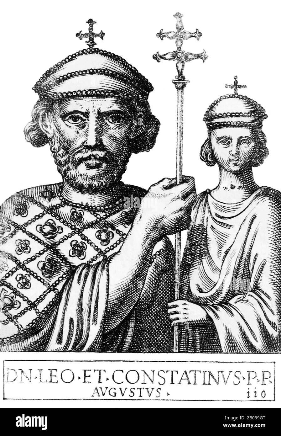 Leo IV. (750-780), auch Leo der Khazar genannt, war der Sohn Kaiser Konstantins V. von dessen erster Frau Irene von Khazaria. Er wurde 751 Mitkaiser und heiratete 769 eine ebenfalls als Irene bezeichnete adlige Athener Frau. Leo wurde 775 mit dem Tod seines Vaters Alleinkaiser. Konstantin VI. (771-804) war das einzige Kind von Kaiser Leo IV. Und der Kaiserinmutter Irene. Er wurde 776 zum Mitkaiser gekrönt und 780 im Alter von nur neun Jahren Alleinkaiser. Aufgrund seines jungen Alters regierten seine Mutter Irene und ihr Chief Minister Staurakios an seiner statt. Doch auch als Konstantin mit sechzehn Jahren alt war, blieb seine Mutter zurück Stockfoto