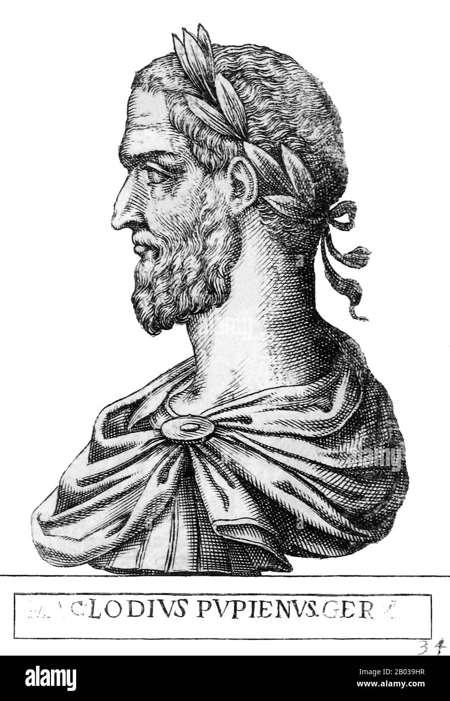 Pupienus (165/170-238), auch Pupienus Maximus genannt, war ein Senator im römischen Senat, der durch militärischen Erfolg unter der Herrschaft der Dynastie der Seweraner an die Macht und den Einfluss angetreten war. Er bekleidete zwei Amtszeiten als Consul und wurde ein wichtiges Mitglied des Senats. Als Gordian I. und sein Sohn im Jahr 238 zum Kaiser ausgerufen wurden, erkannte der Senat sie sofort unter Missachtung von Kaiser Maximinus Thrax an. Pupienus, bis dahin ein älterer Mann, wurde in ein Komitee zur Koordination der Bemühungen zur Vereitelung von Maximinus eingesetzt, bis die Gordianer in Rom eintreffen konnten. Die Gordianer starben weniger als einen Monat nach ihrem Abkl Stockfoto