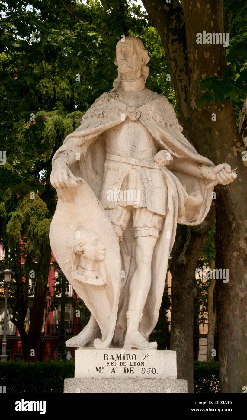 Ramiro II (ca. 900 - 1. Januar 951), Sohn von Ordoño II., war von 931 bis zu seinem Tod ein König von León. Zunächst nur ein kleiner Teil des Königreichs, erhielt er die Krone von León (und damit auch Galicien), nachdem er 931 seinen Bruder Alfonso IV. Und Vetter Alfonso Fróilaz verdrängte. Stockfoto